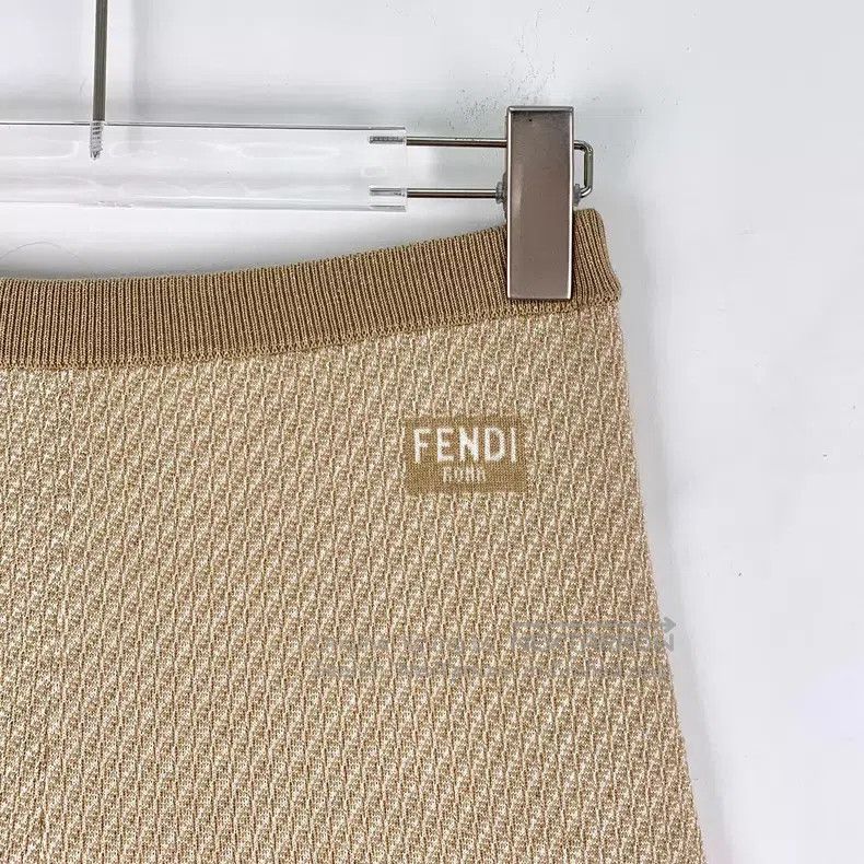 Fendi Fendi Caramel Logo Inlaid Wool Knit Short Pants Size 28" / US 6 / IT 42 - 3 Thumbnail