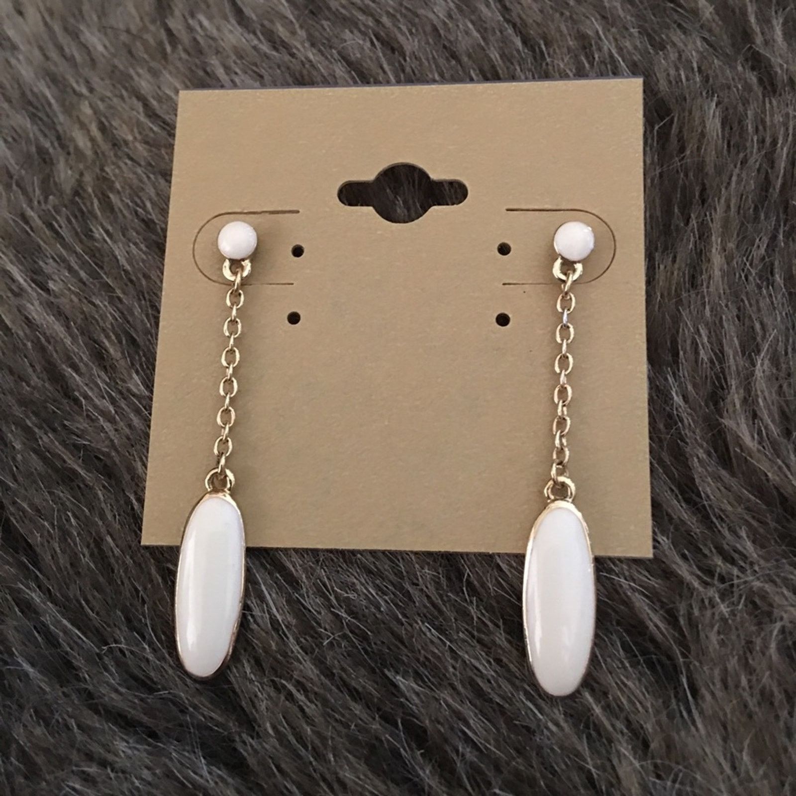 Vintage Vintage cream enamel gold tone chain earrings Size ONE SIZE - 2 Thumbnail