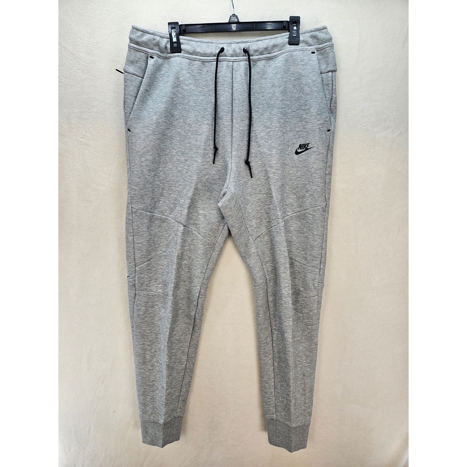 Nike NIKE MEN'S XL TECH FLEECE JOGGER HEATHER GREY HV0953-063 Size US 34 / EU 50 - 1 Thumbnail