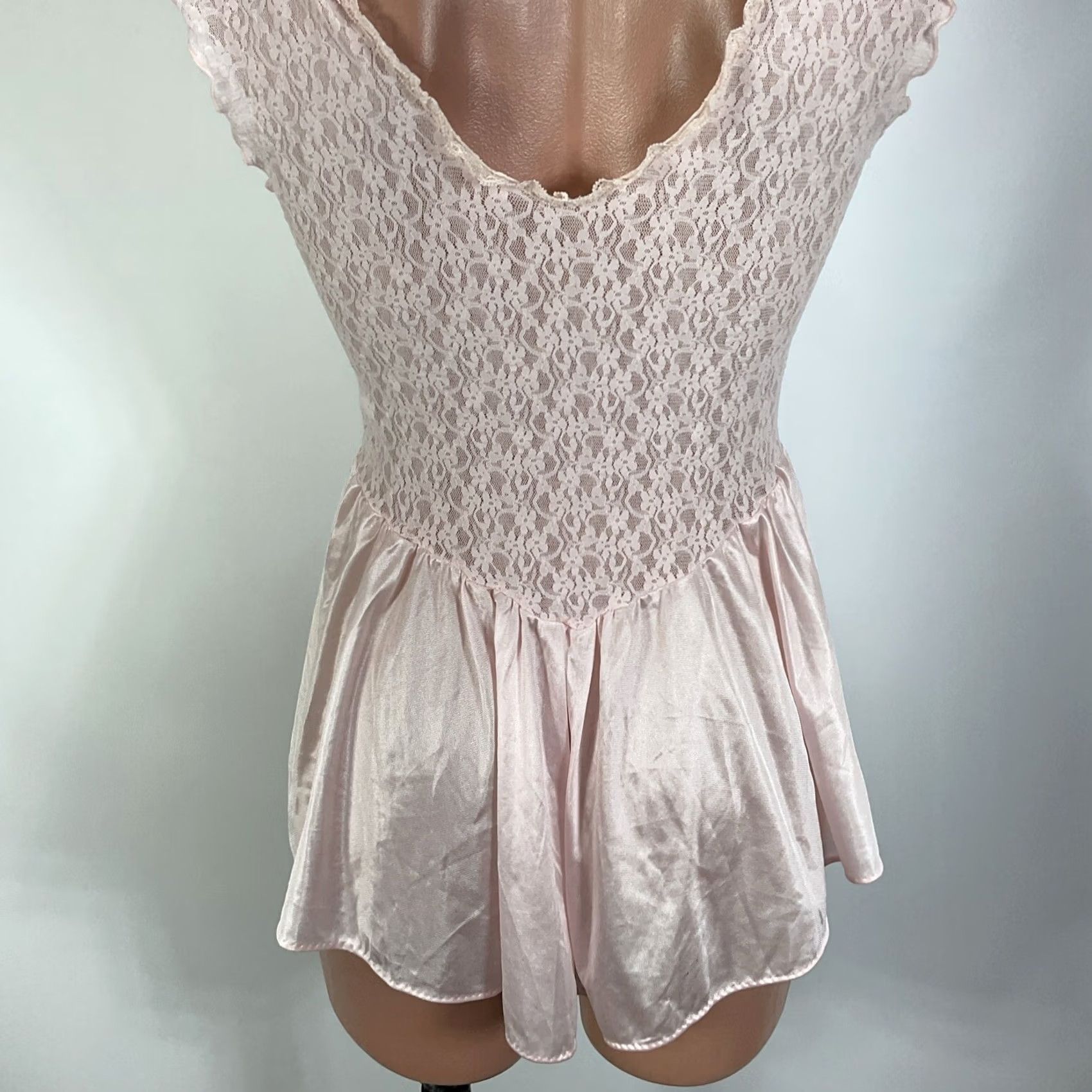 Pinko VINTAGE Vandemere Chemise Womens S Pink Vtg Teddy Coquette Ruffle Ethereal Princess Nylon Lace Size ONE SIZE - 6 Thumbnail