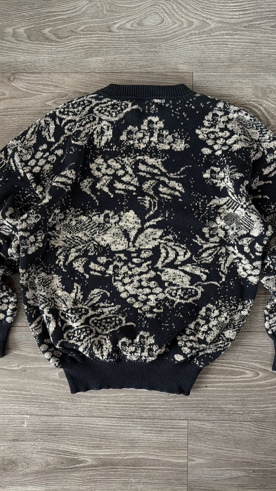 Hugo Boss Antique Archival Knitted Vintage Luxury Hugo Boss Sweater Size US L / EU 52-54 / 3 - 22 Thumbnail