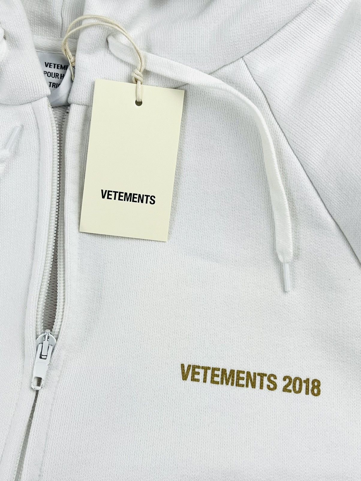 Vetements SS18 Vetements Calendar Zip Up Boxy Hoodie White Size US S / EU 44-46 / 1 - 8 Thumbnail