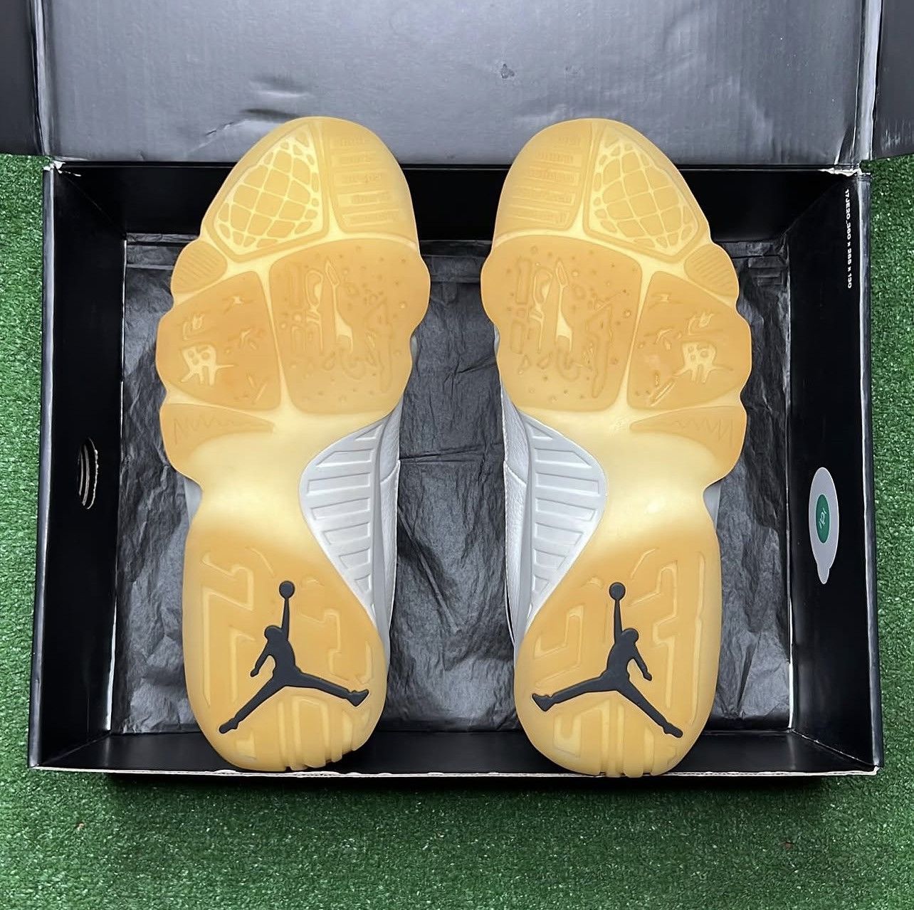 Jordan Brand Air Jordan 9 Retro ‘City of Flight’ Size US 8 / EU 41 - 6 Thumbnail