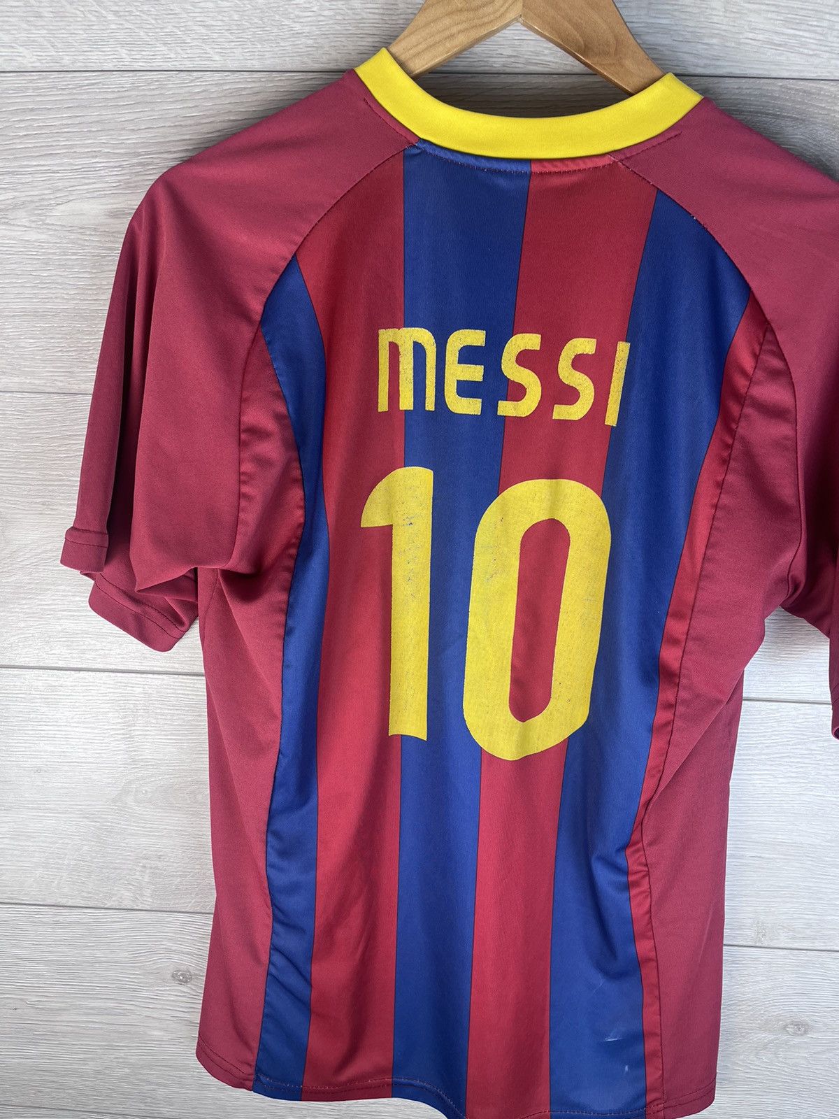 Japanese Brand Very rare soccer jersey FC Barcelona #10 Messi Size US S / EU 44-46 / 1 - 10 Thumbnail
