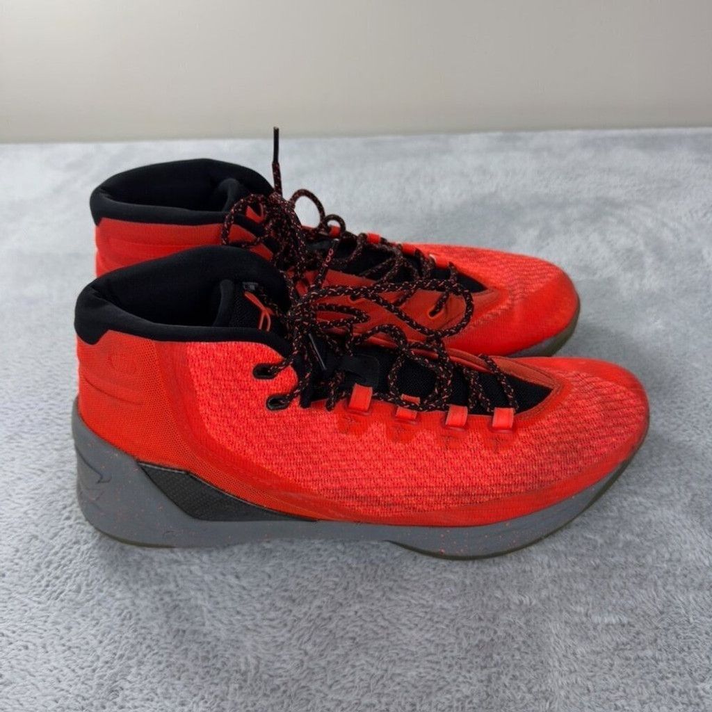 Under Armour Under Armour Men’s Size 13 US/12 UK/47.5 EU Curry 3 Bolt Ora Size US 13 / EU 46 - 1 Thumbnail