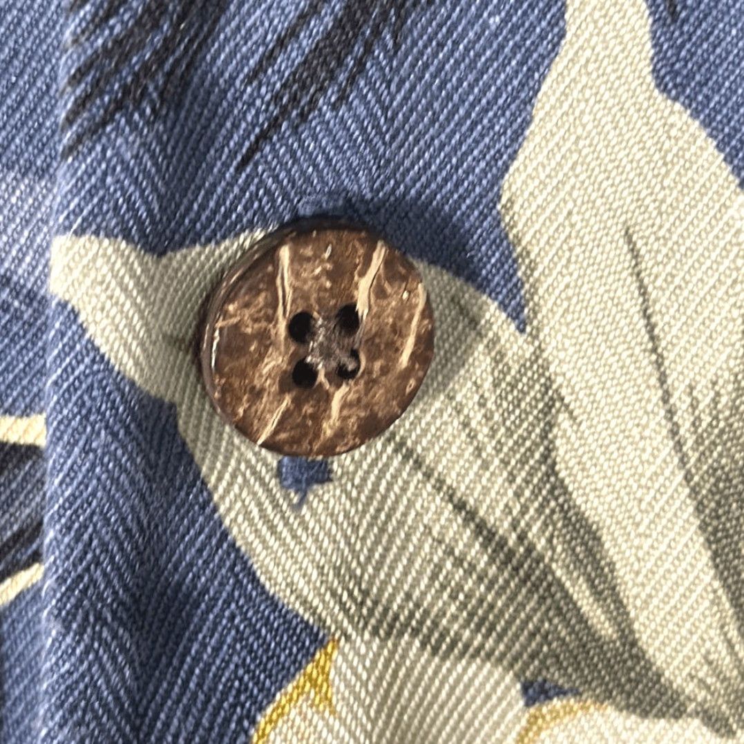 Tommy Bahama Tommy Bahama Camp Shirt Short Sleeve Button-Up Silk Hawaiian Blue L Large Mens Size US L / EU 52-54 / 3 - 3 Thumbnail