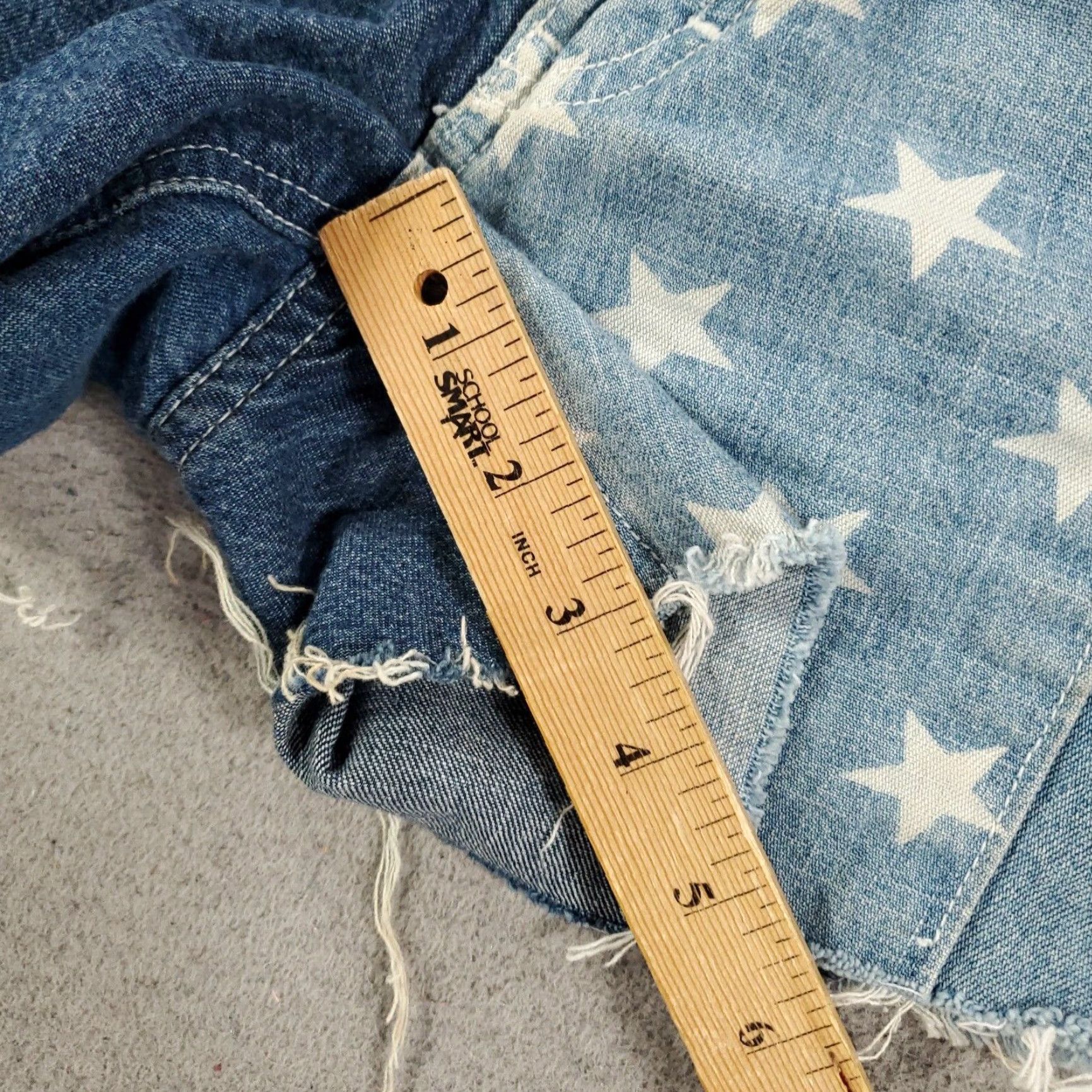 Tommy Hilfiger VINTAGE Tommy Hilfiger Shorts Womens Juniors 7 Blue Denim Casual 90s Flag Patriotic Cut-Off Size 28" / US 6 / IT 42 - 4 Thumbnail