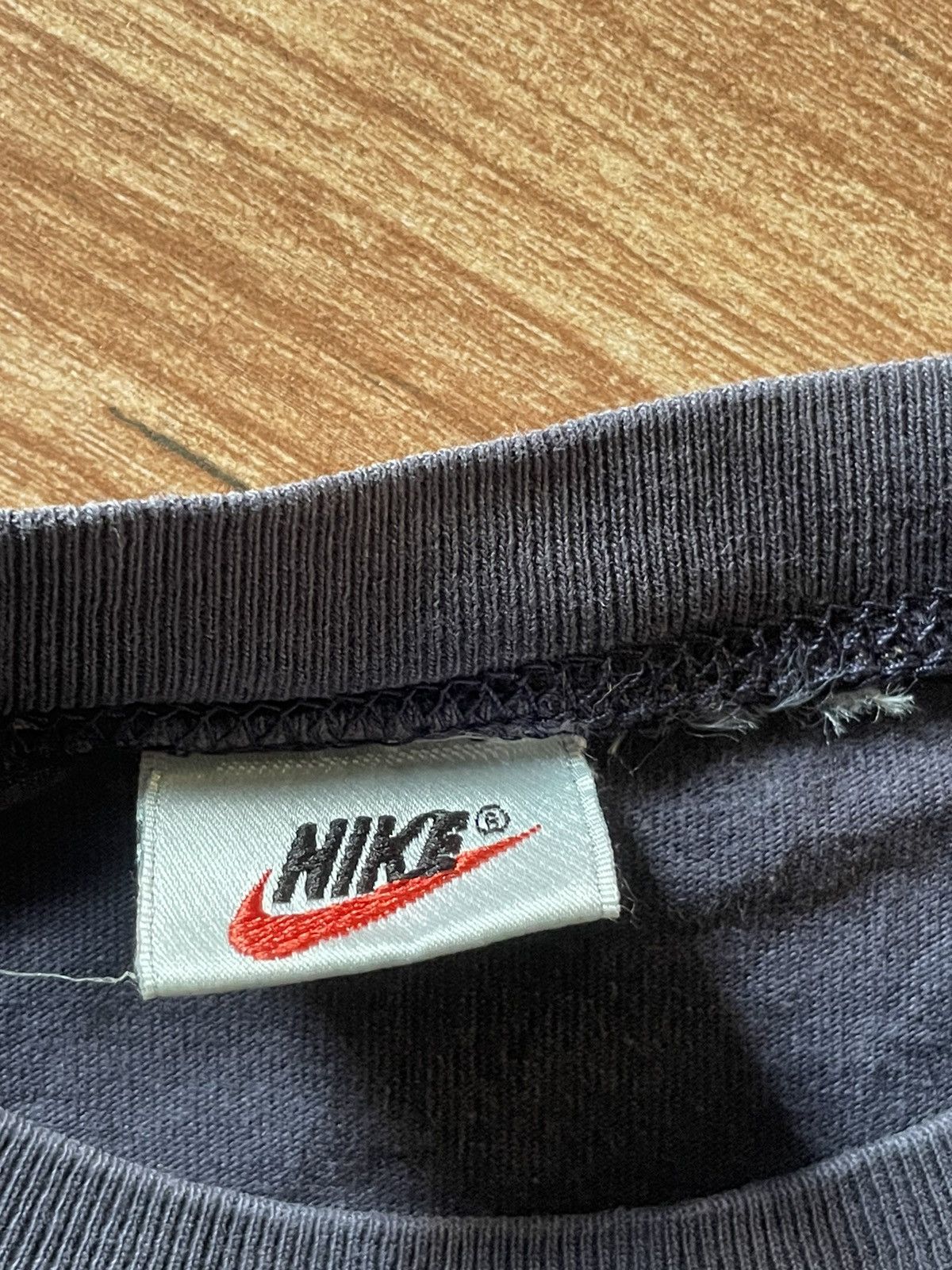 Nike Vintage Nike Gray Tag Short Sleeve Printed Big Logo Tshirt Size US M / EU 48-50 / 2 - 3 Thumbnail