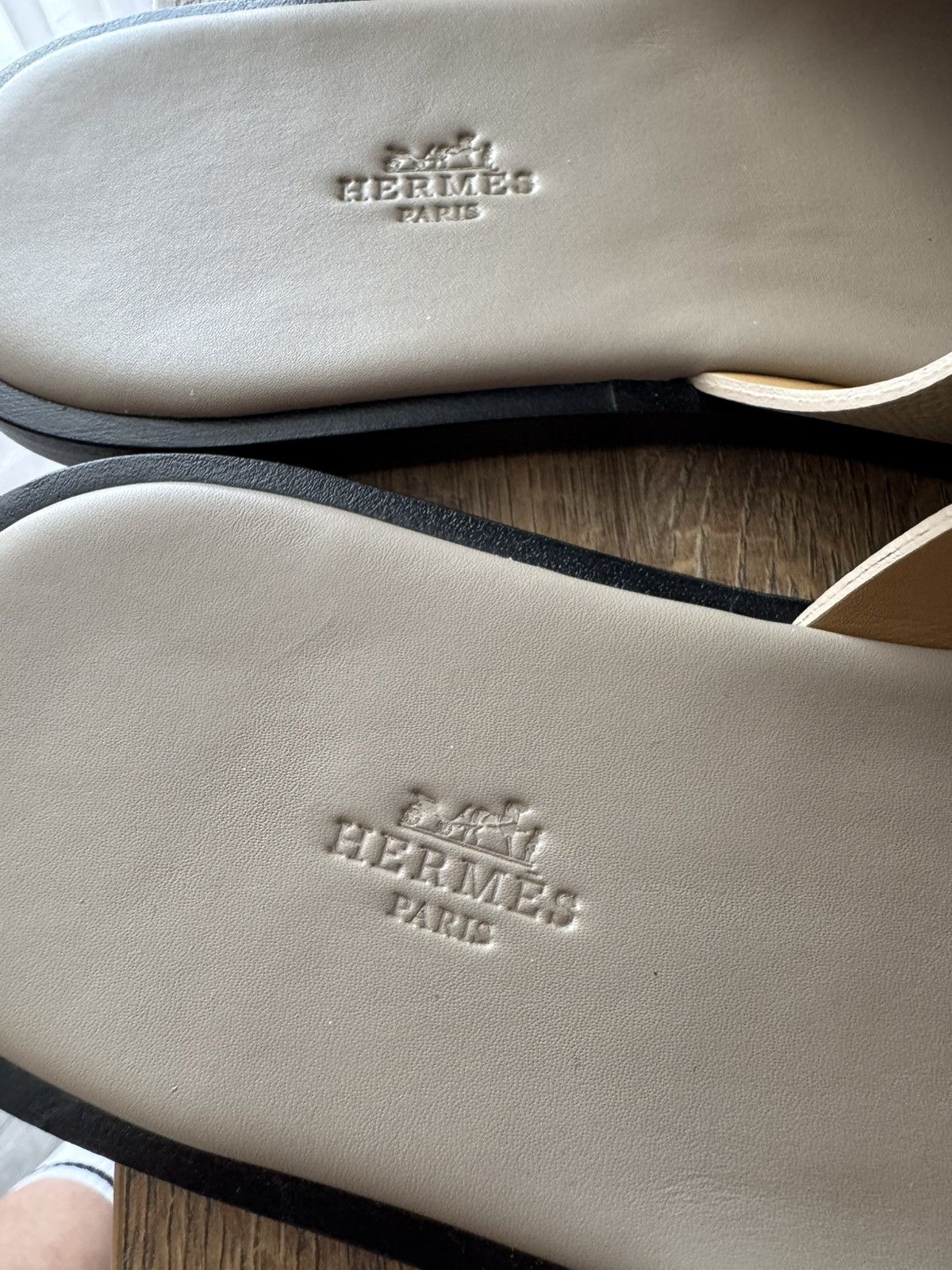 Hermes Hermès Oran Sandals - Black Calfskin Leather - EU 43 (US 10) Size US 10 / EU 43 - 4 Thumbnail