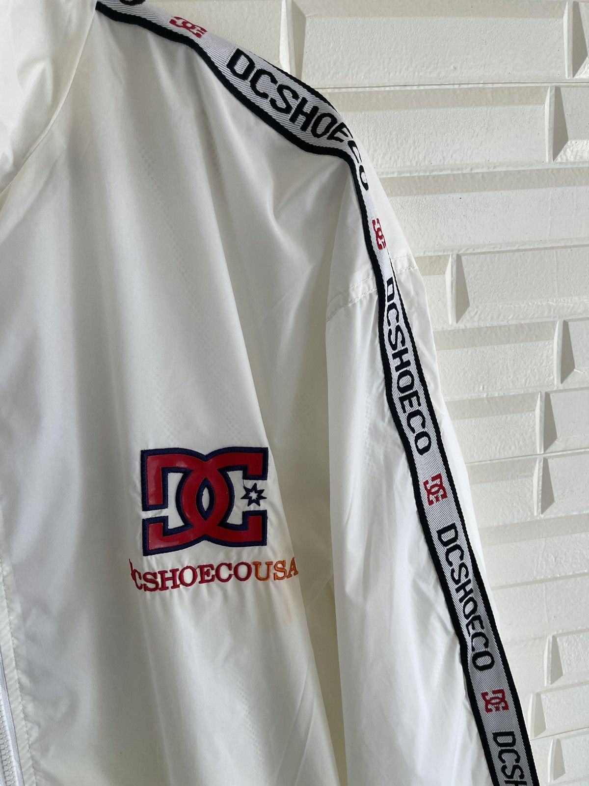 DC VINTAGE DCSHOECOUSA STREETWEAR COACH JACKET Size US L / EU 52-54 / 3 - 3 Thumbnail