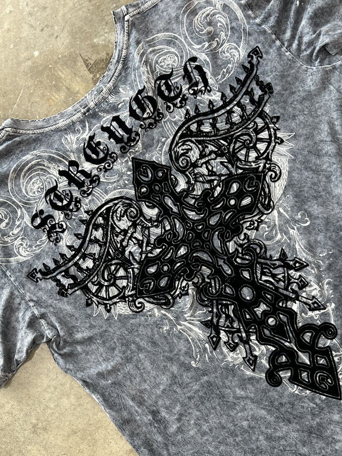 Roar × Vintage Vintage Affliction Style Y2K Roar Acid Wash V-neck Tee XXL Size US XXL / EU 58 / 5 - 1 Thumbnail
