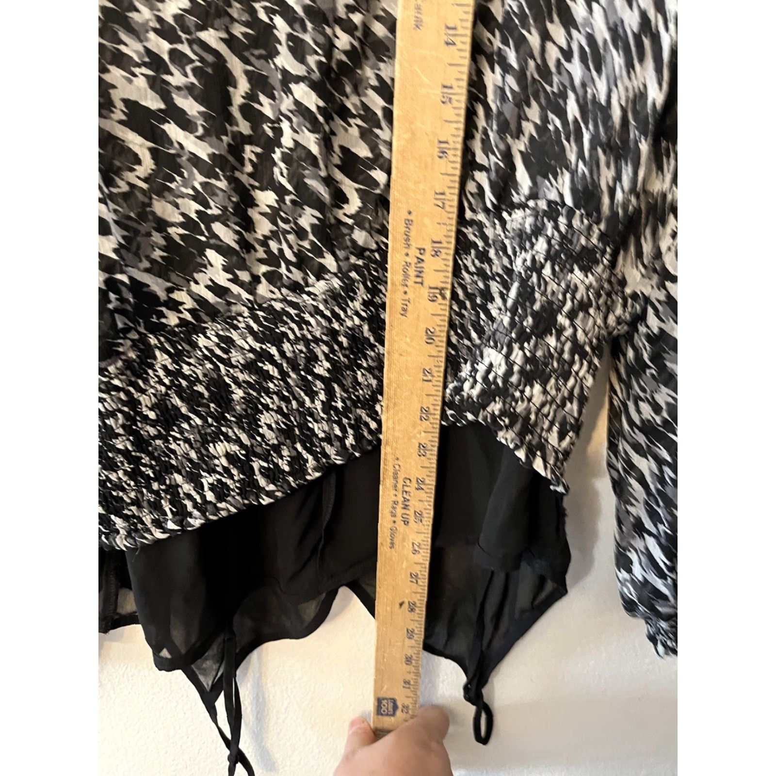 Express EXPRESS Blouse Women's Black XL Ruffle Sheer Long Sleeve Round Neck Balloon Sleeve Polyester Jersey Size XL / US 12-14 / IT 48-50 - 4 Thumbnail