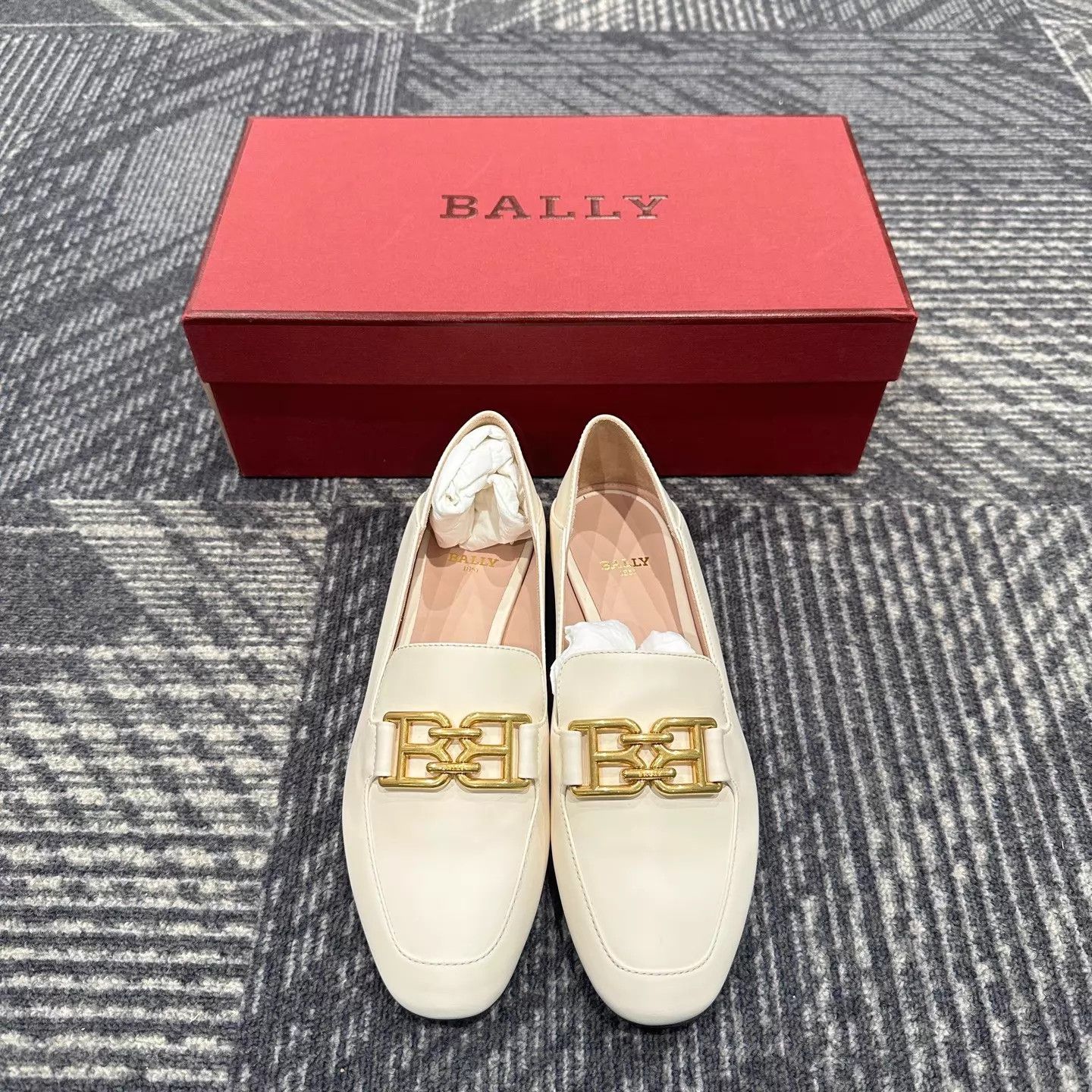 Bally Bally Ellah Flat Loafer EUR 35 New with box Size US 4.5 / IT 34.5 - 2 Thumbnail