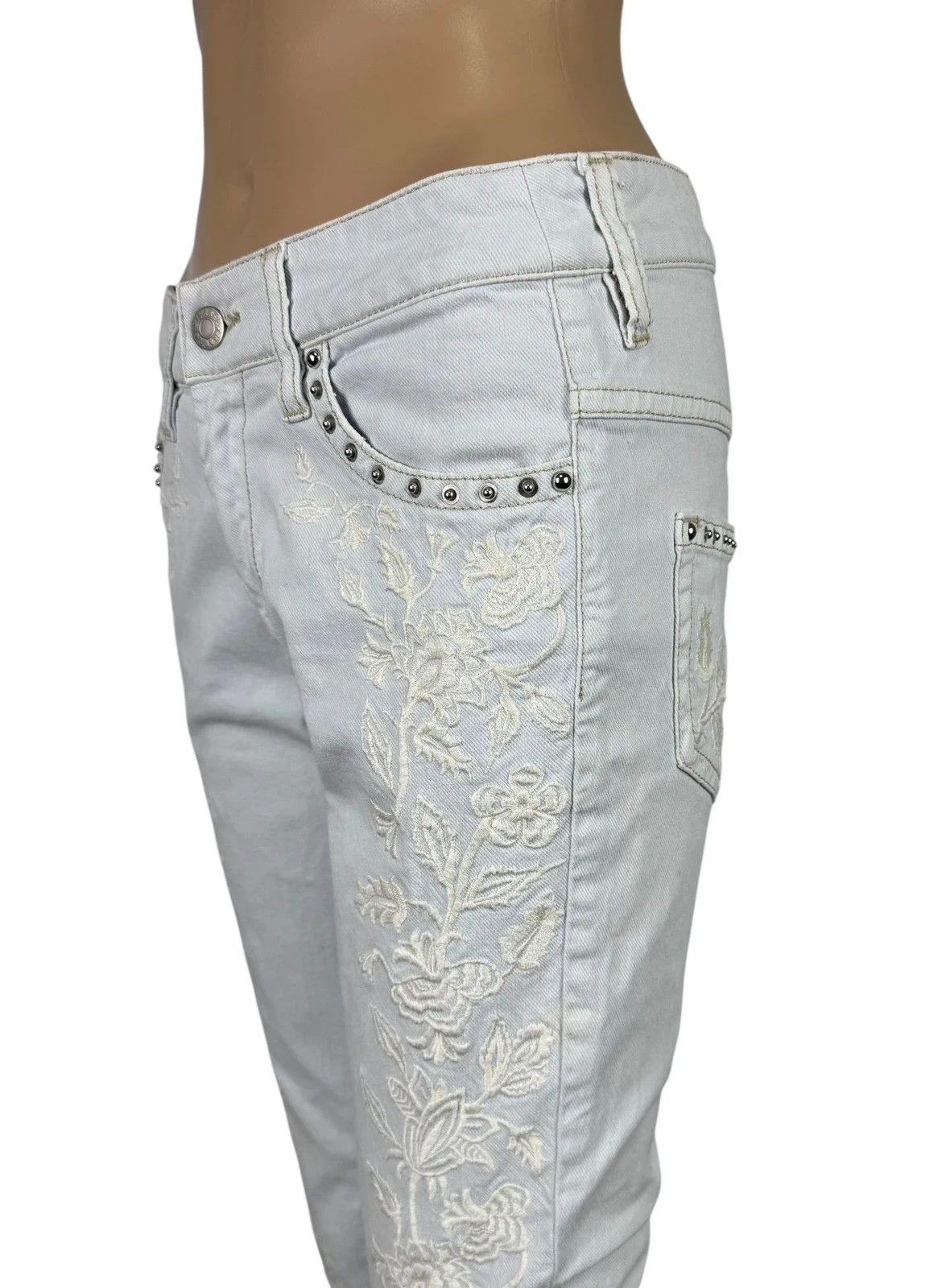 Isabel Marant Isabel Marant Crop Embroidery Jeans size 36 Size 26" / US 2 / IT 38 - 2 Thumbnail