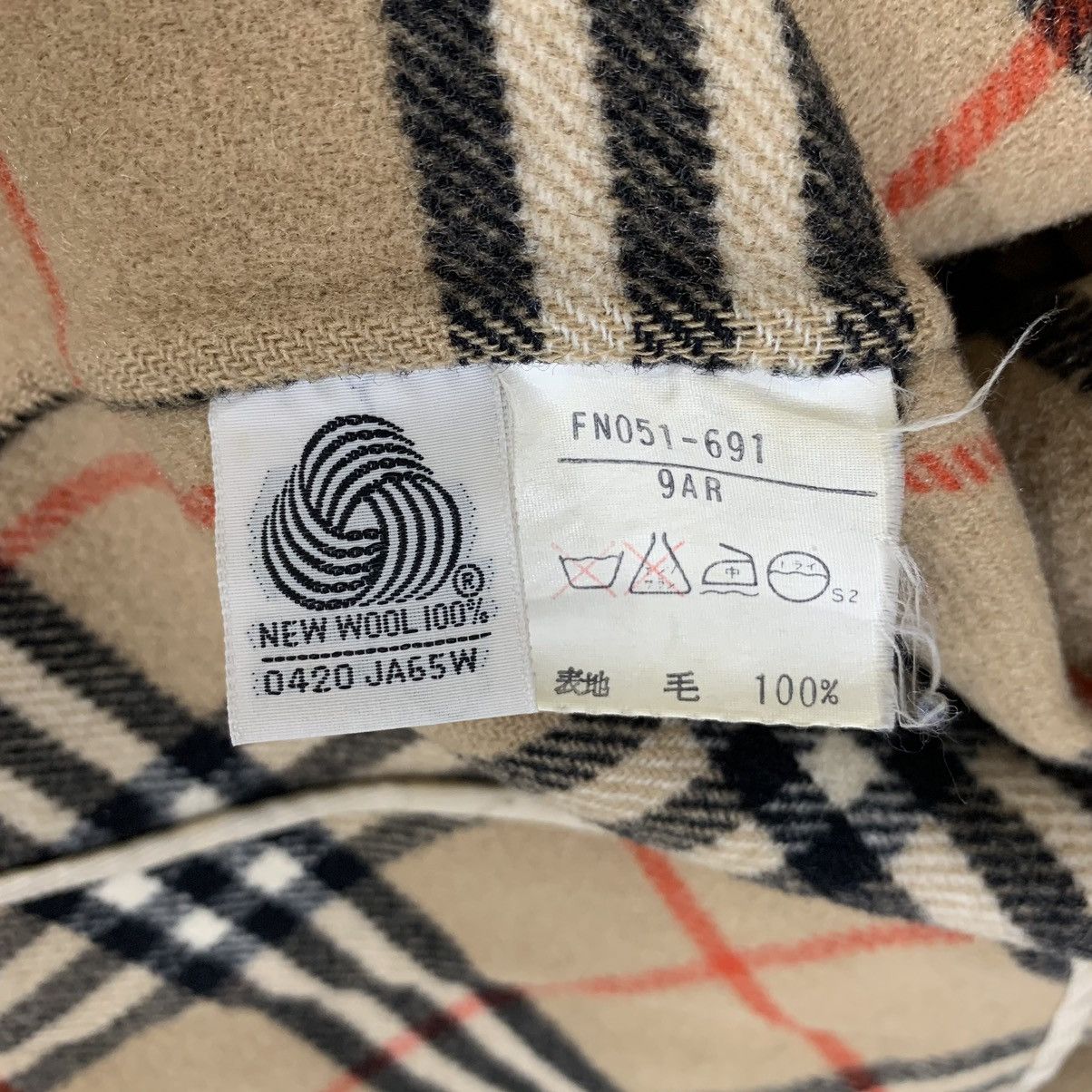 Burberry × Vintage Vintage Burberry Nova Check Wool Jacket Size M / US 6-8 / IT 42-44 - 13 Thumbnail