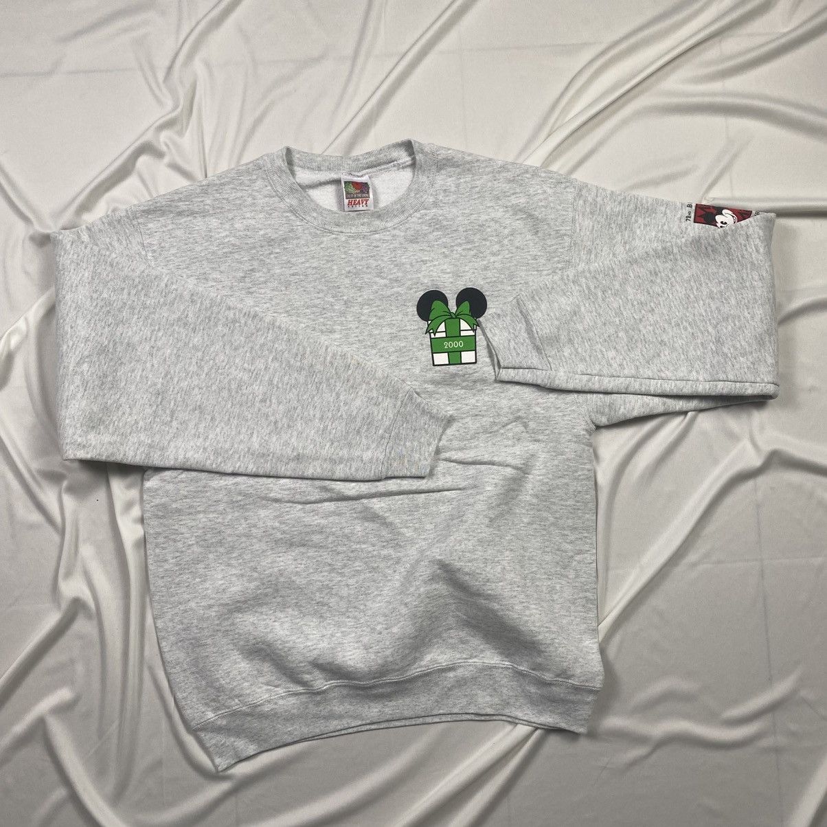 Mickey Mouse Vintage 2000 Mickey Mouse 72nd Birthday Crewneck Size US M / EU 48-50 / 2 - 6 Thumbnail