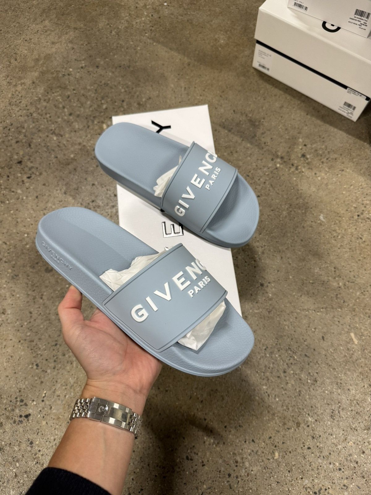 Givenchy Givenchy Rubber Pool Slides NEW 475$ Size US 10 / EU 43 - 2 Thumbnail
