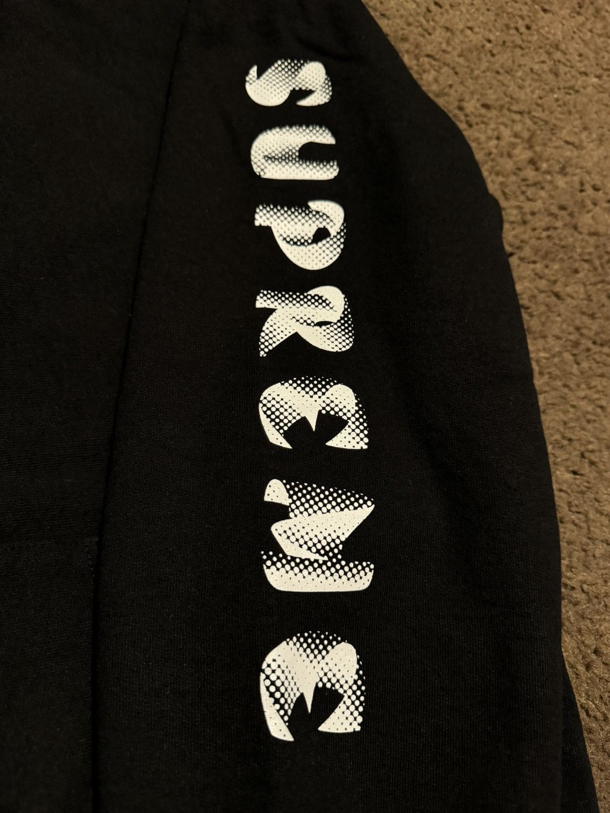 Supreme Supreme Gradient Sleeve Sweatshirt Size US XL / EU 56 / 4 - 2 Thumbnail