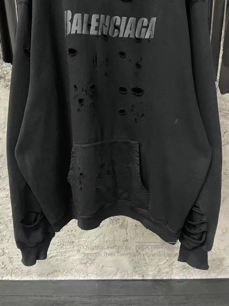 Balenciaga Balenciaga Black Distressed Logo Hoodie. Size US S / EU 44-46 / 1 - 4 Thumbnail
