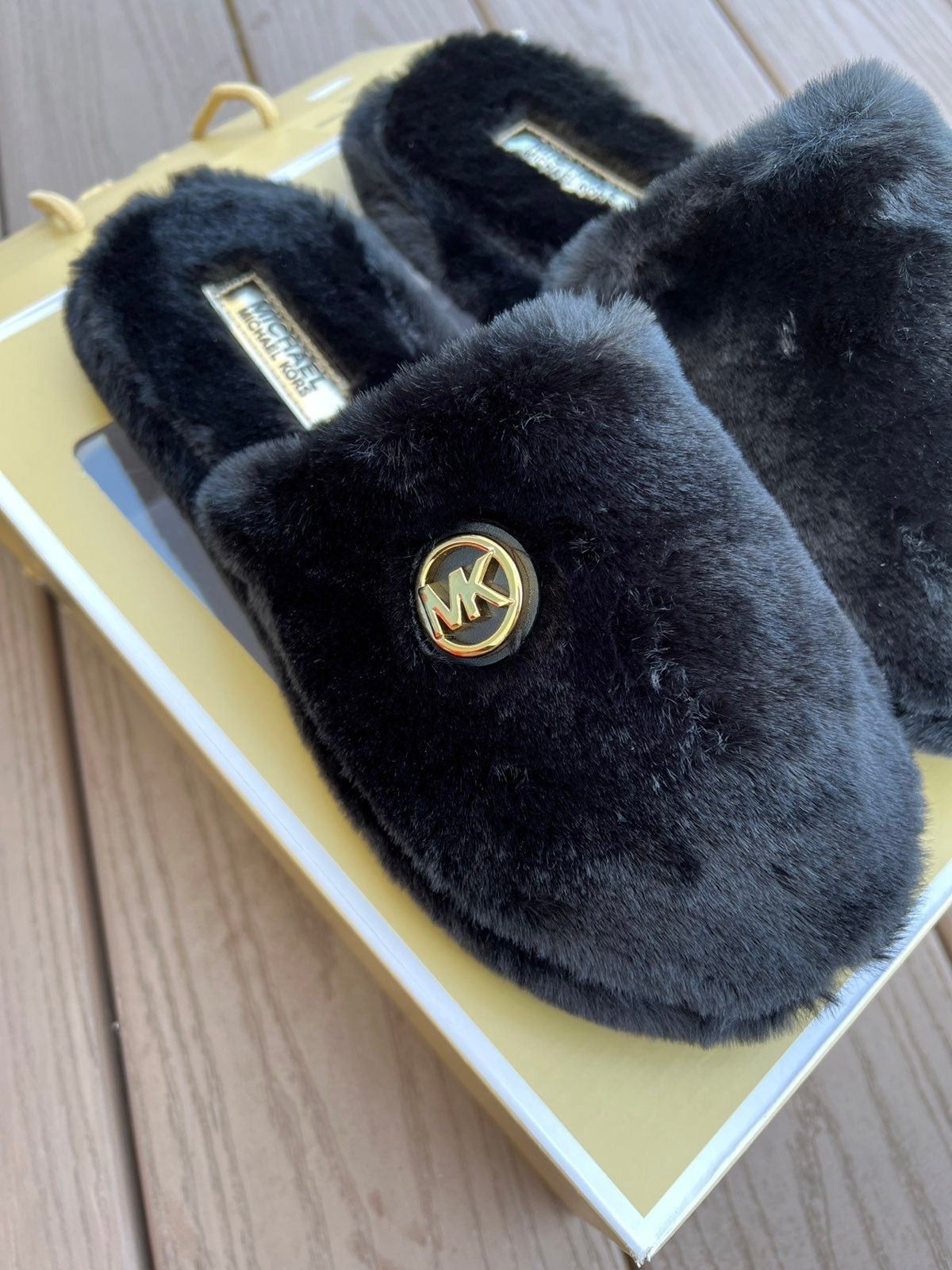 Michael Kors Alexis Closed toe Sherpa Slides Size 11M