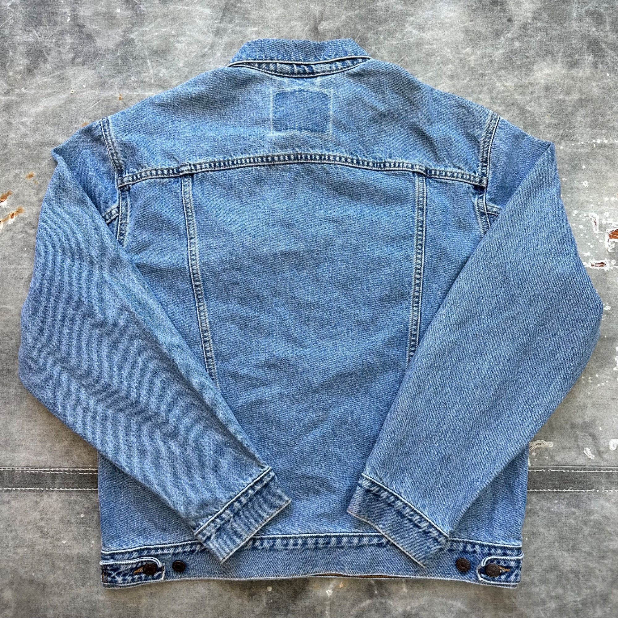 Vintage Vintage 90s Levi’s Trucker Denim Jacket Medium Wash Size US L / EU 52-54 / 3 - 2 Thumbnail