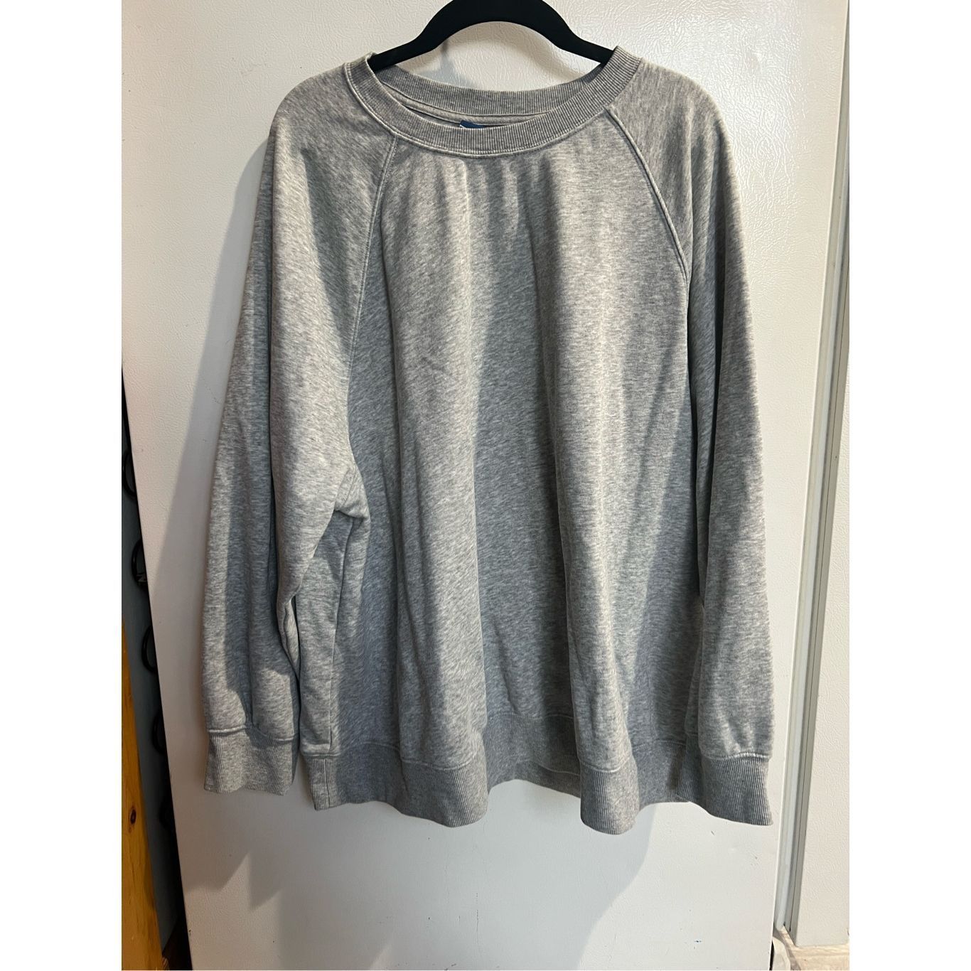 Old Navy Old Navy Grey Crewneck Sweatshirt Woman’s Size Medium Size M / US 6-8 / IT 42-44 - 1 Thumbnail