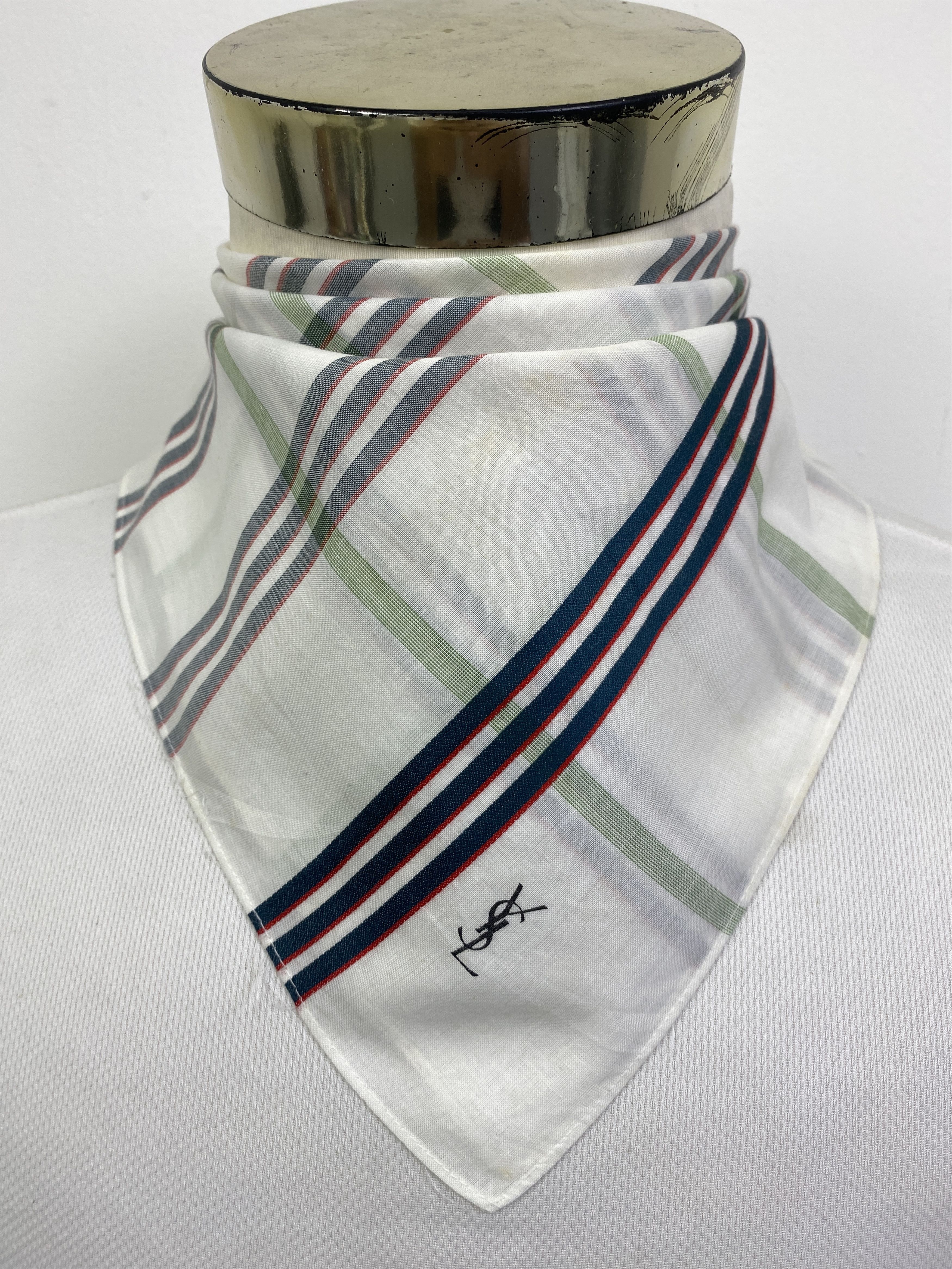 Yves Saint Laurent Yves Saint Laurent Handkerchief / Neckerchief KT0052 Size ONE SIZE - 1 Thumbnail