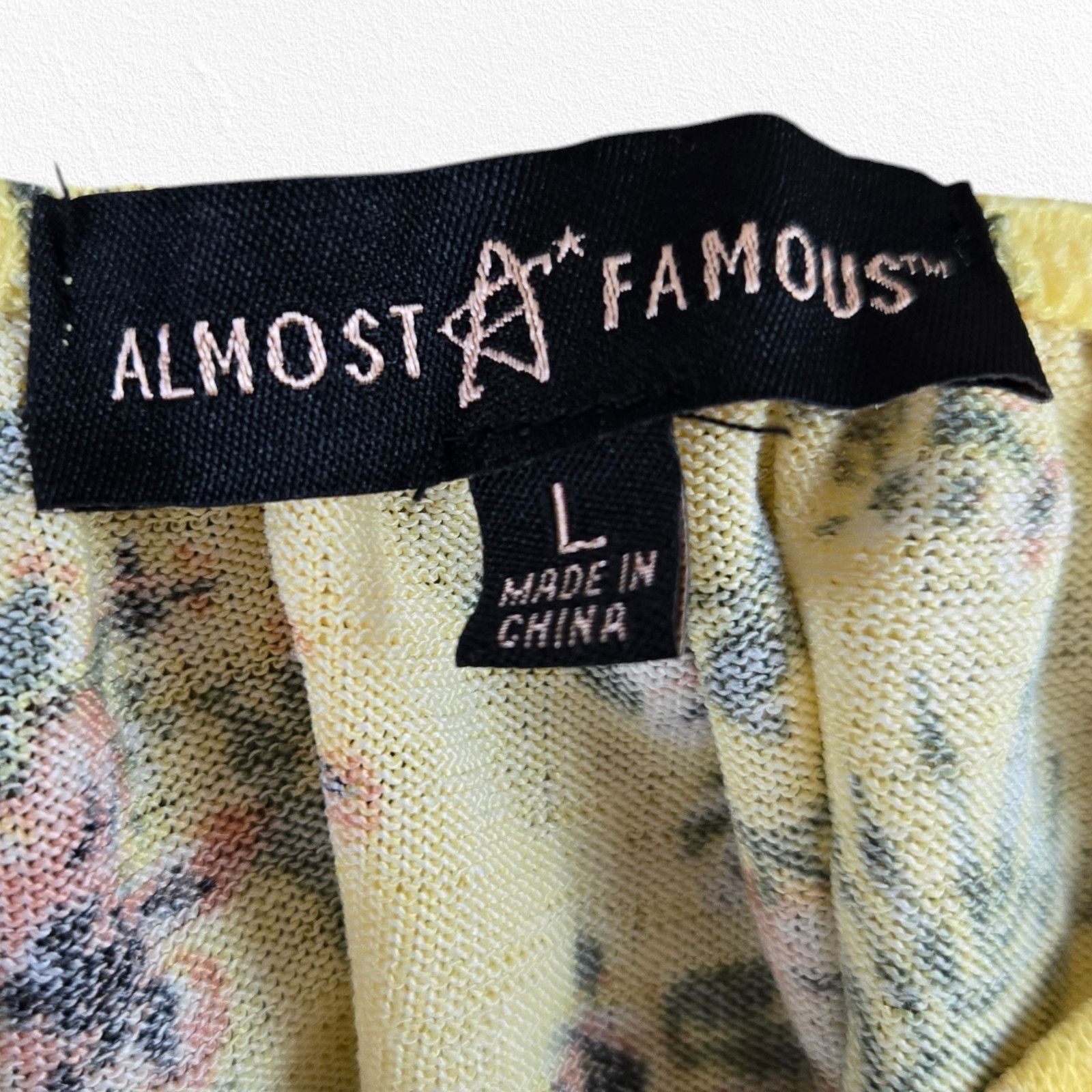 Almost Famous Almost Famous Yellow Floral Womens Crop Top Size Large Size L / US 10 / IT 46 - 6 Thumbnail