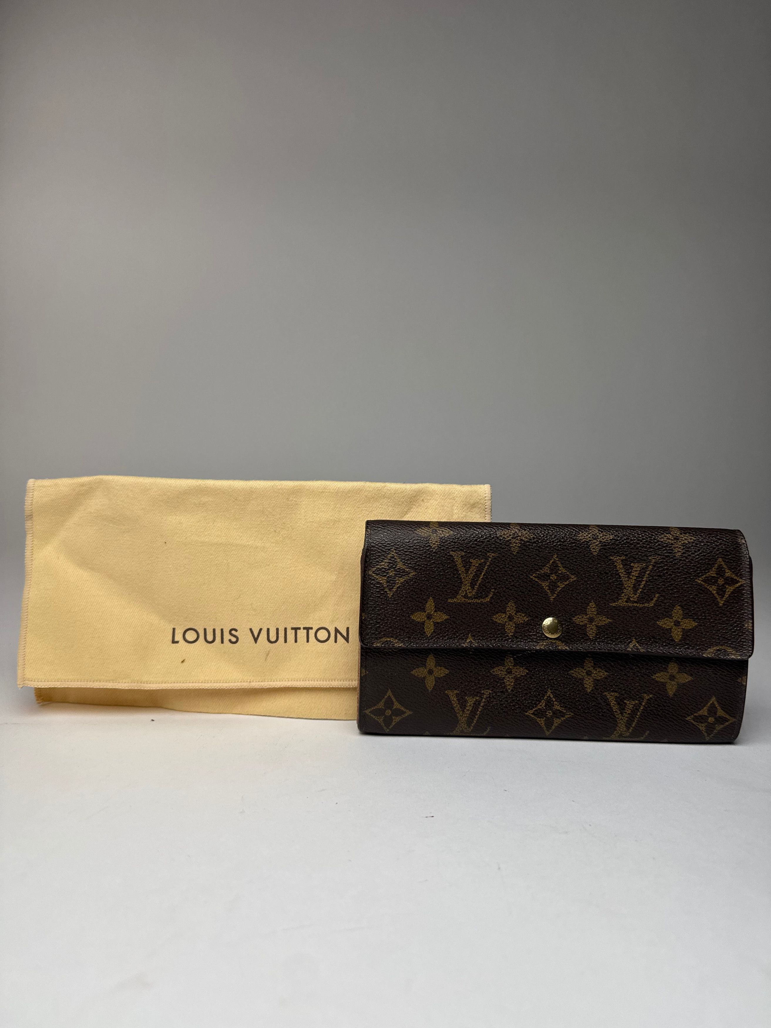 Louis Vuitton Vintage Leather Monogram Wallet Brown Size ONE SIZE - 1 Thumbnail