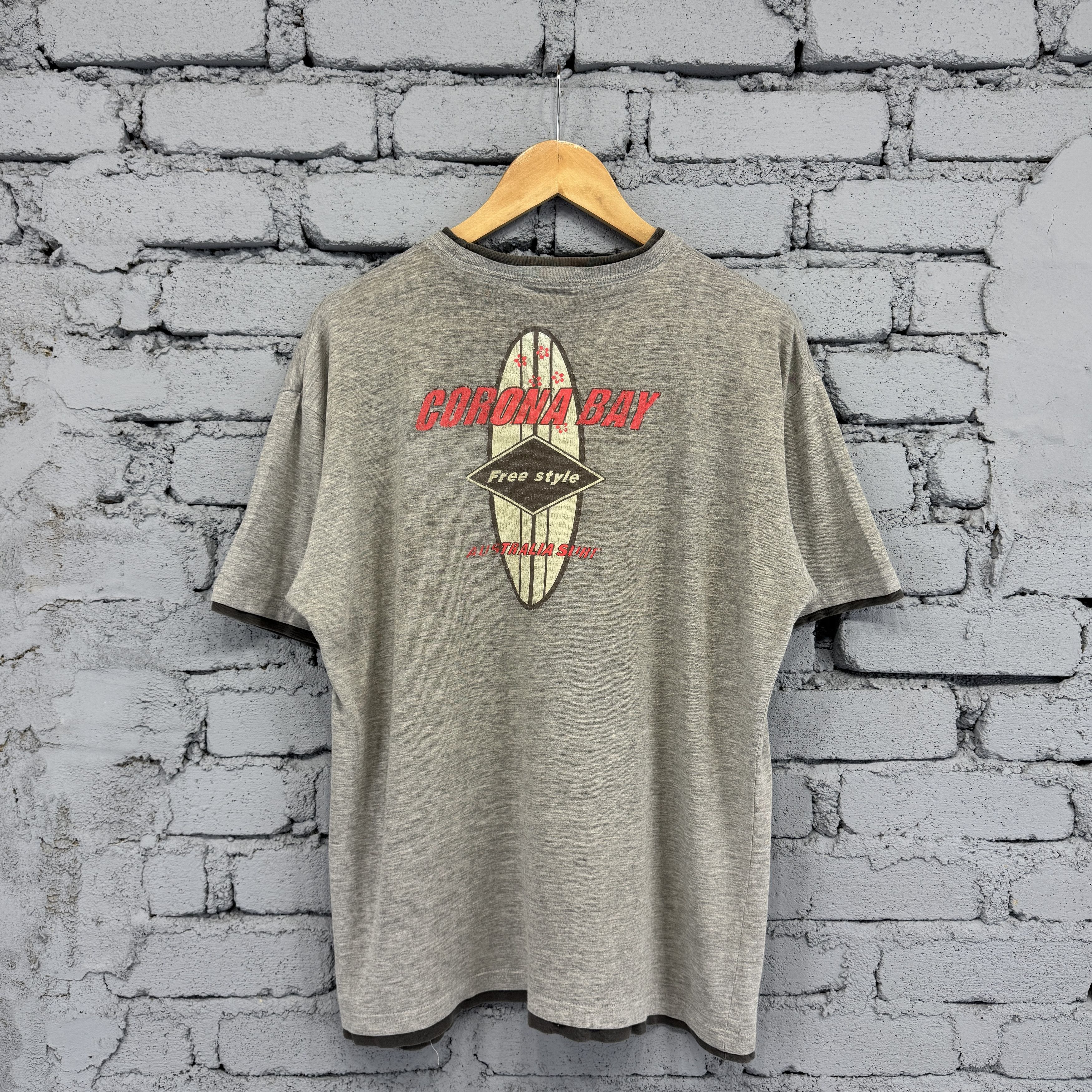 Vintage Vintage Conora Bay Australia Surfing Tshirt Size US M / EU 48-50 / 2 - 1 Thumbnail