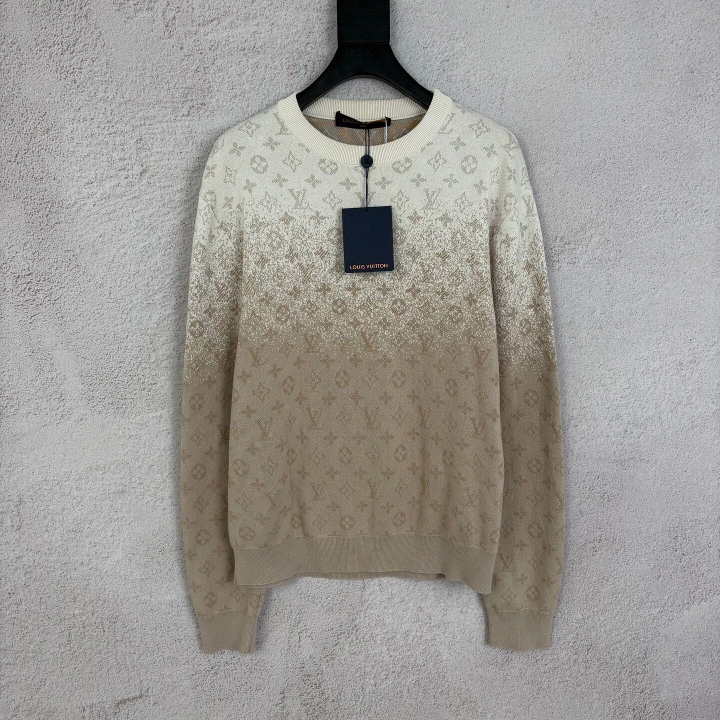Louis Vuitton Louis Vuitton Beige Sweater xs Men Size US XS / EU 42 / 0 - 1 Thumbnail