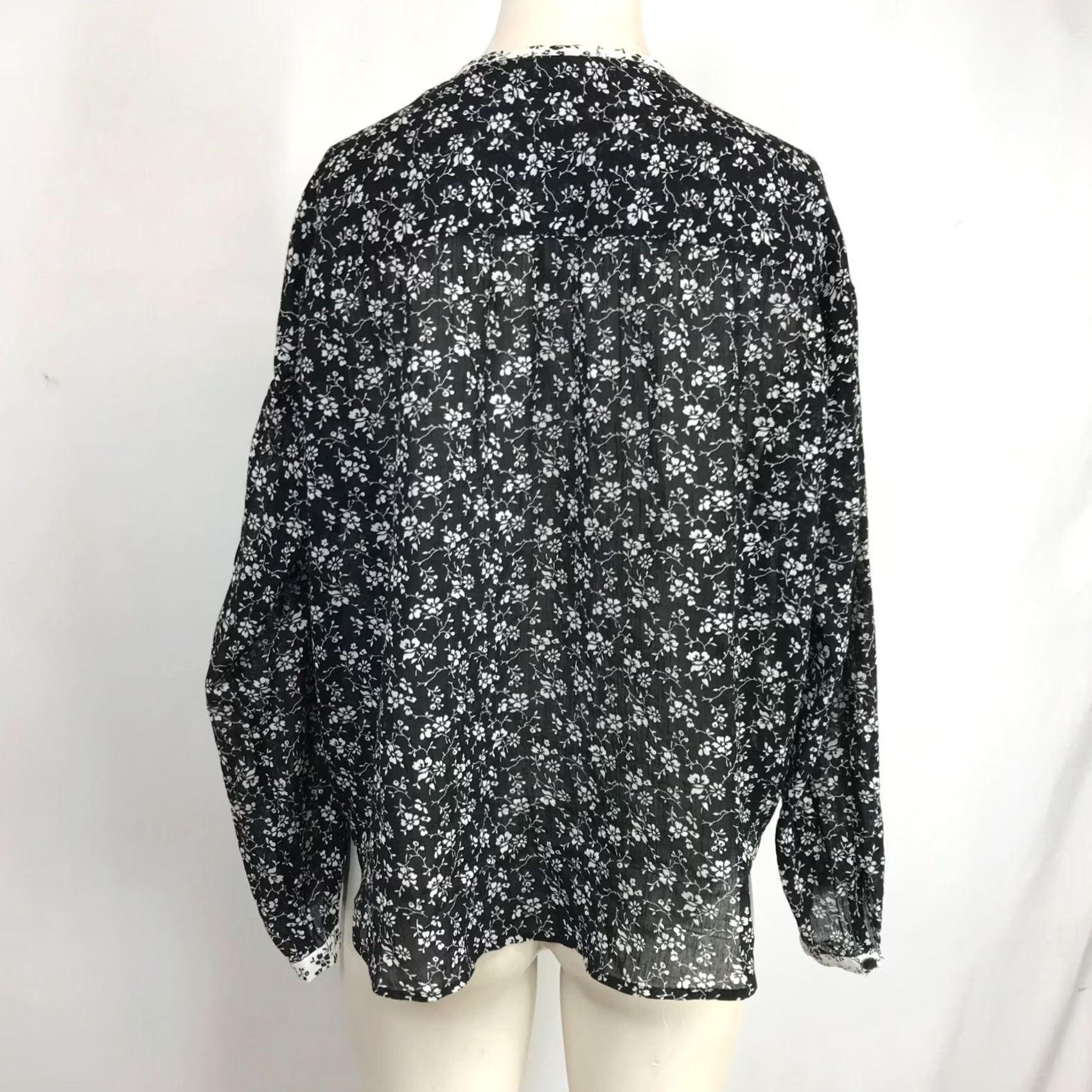 Madewell MADEWELL Blouse WOMEN'S S BLACK FLORAL LONG SLEEVE ROUND NECK BUTTON TOP Size S / US 4 / IT 40 - 4 Thumbnail