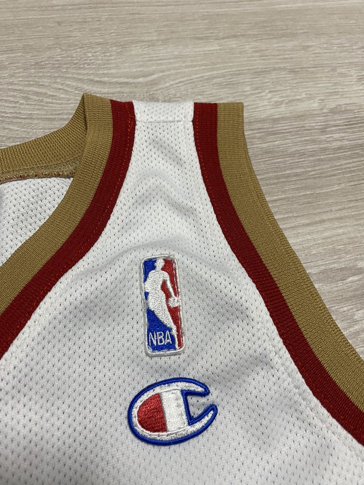 Champion Vintage Lebron James 23 Cavaliers Size junior L man XS Size US XS / EU 42 / 0 - 6 Thumbnail