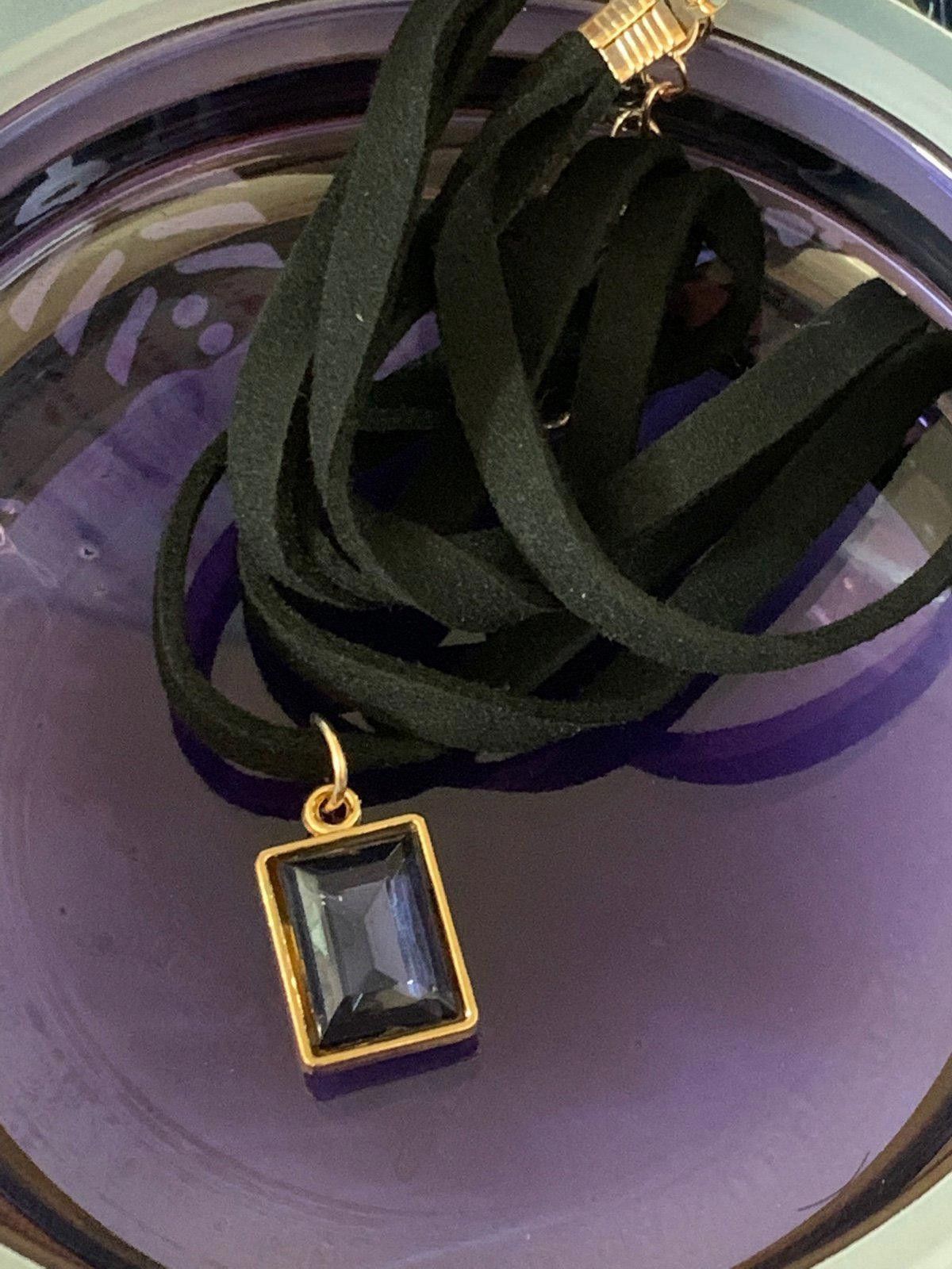 Designer Elegant Gold and Black Stone Pendant Necklace Size ONE SIZE - 2 Thumbnail