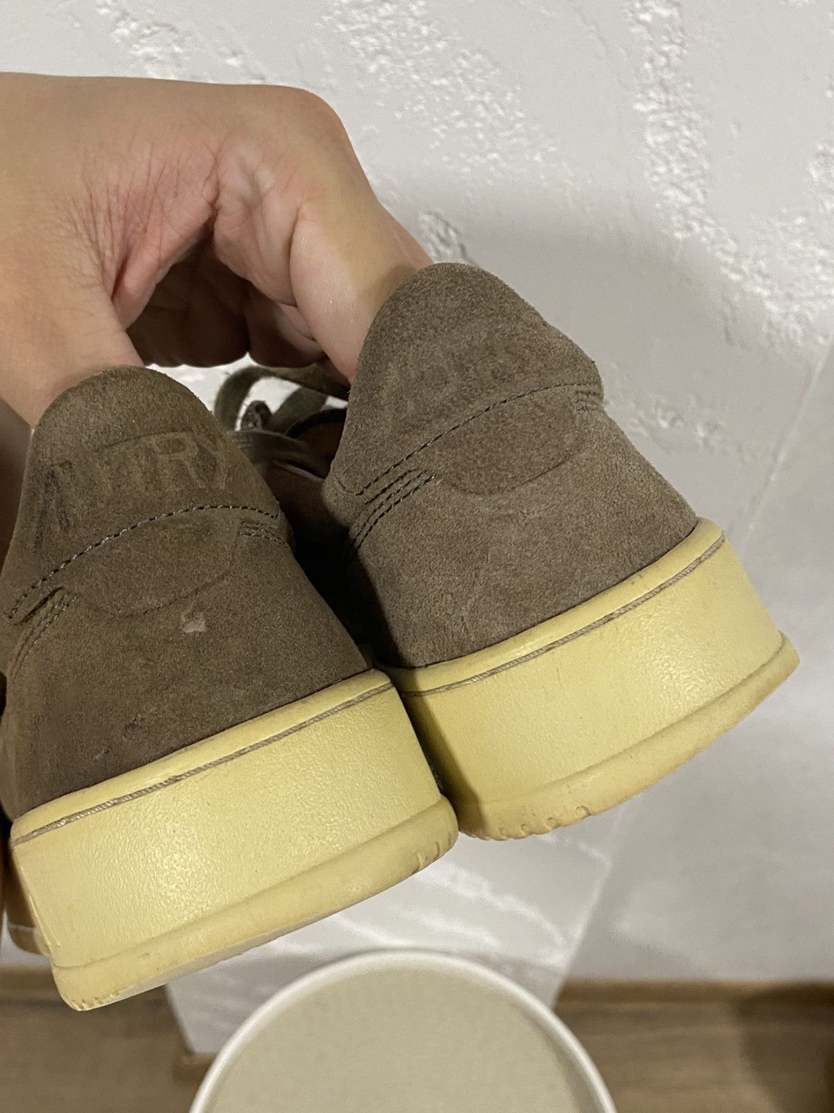 AUTRY Autry Medalist Brown Suede Sneakers Size: 41 Size US 8 / EU 41 - 7 Thumbnail