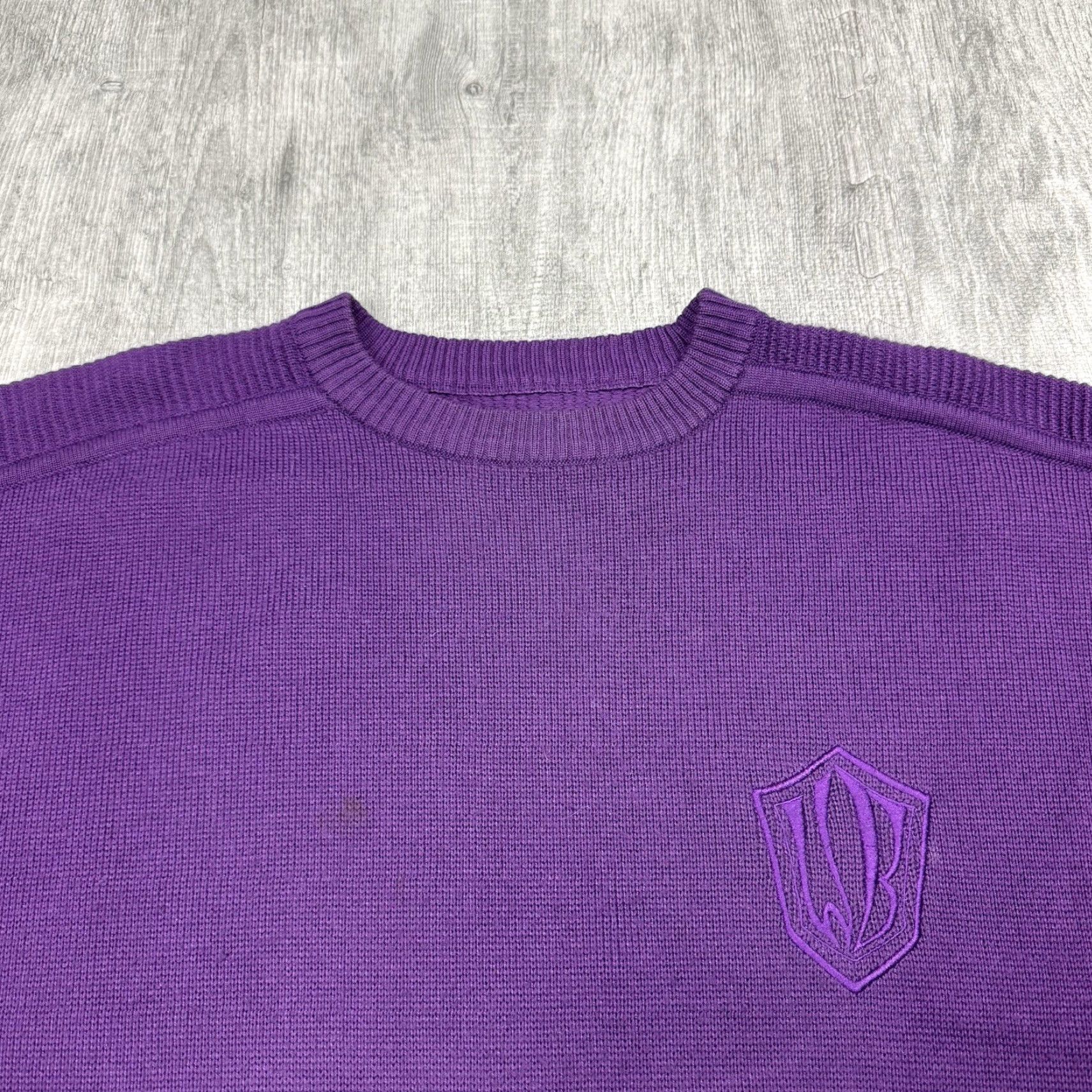 Vintage VINTAGE Warner Bros. Logo Knit Sweater Shirt Large Purple Unisex Adults Crew Neck Embroidered Pullover Han/WB Crew 90s/College/Geek Theme Mens Womens Size L / US 10 / IT 46 - 2 Thumbnail