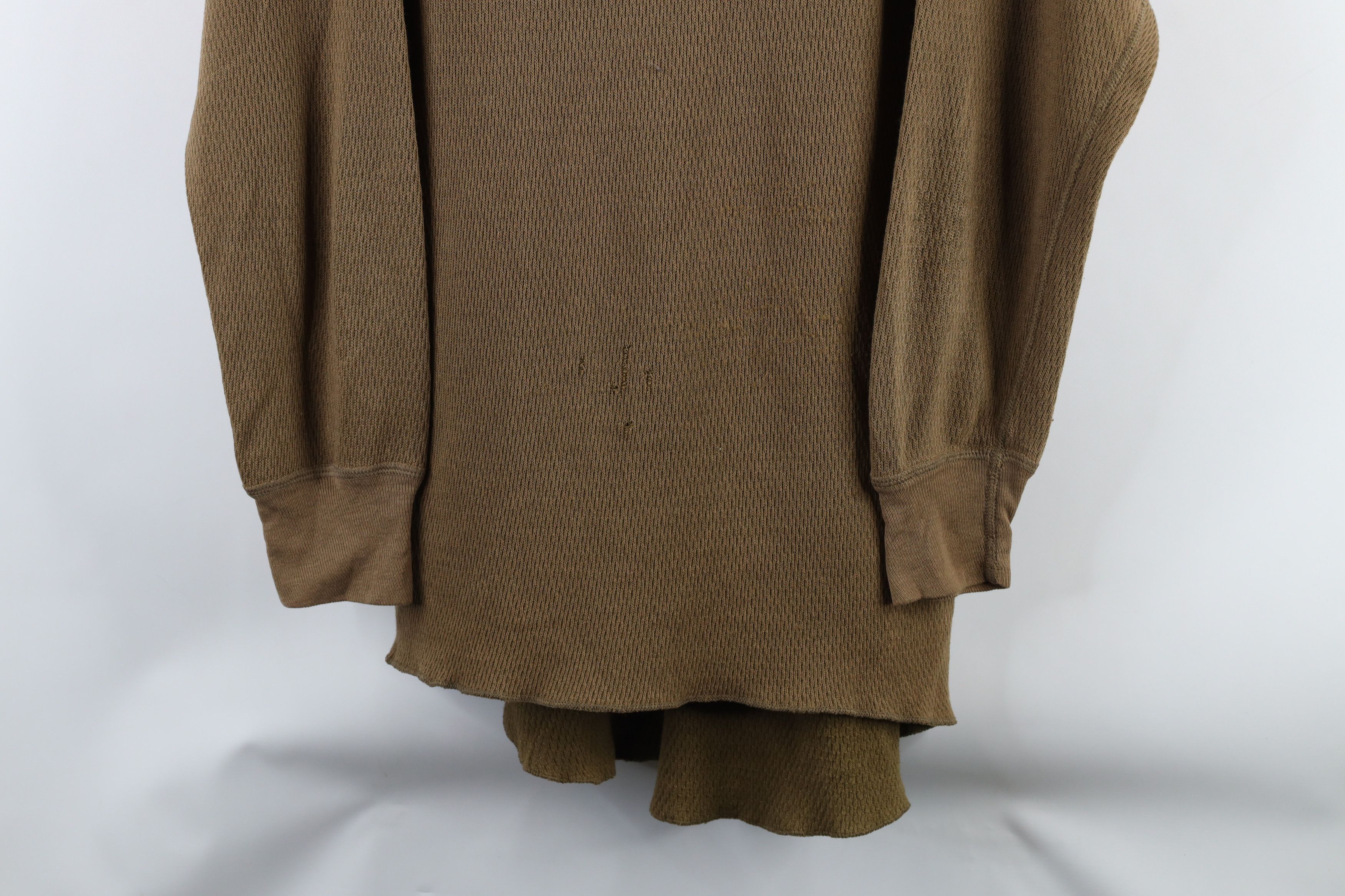 Vintage Vintage 90s Streetwear Waffle Knit T-Shirt Drab Brown USA Size US XL / EU 56 / 4 - 3 Thumbnail