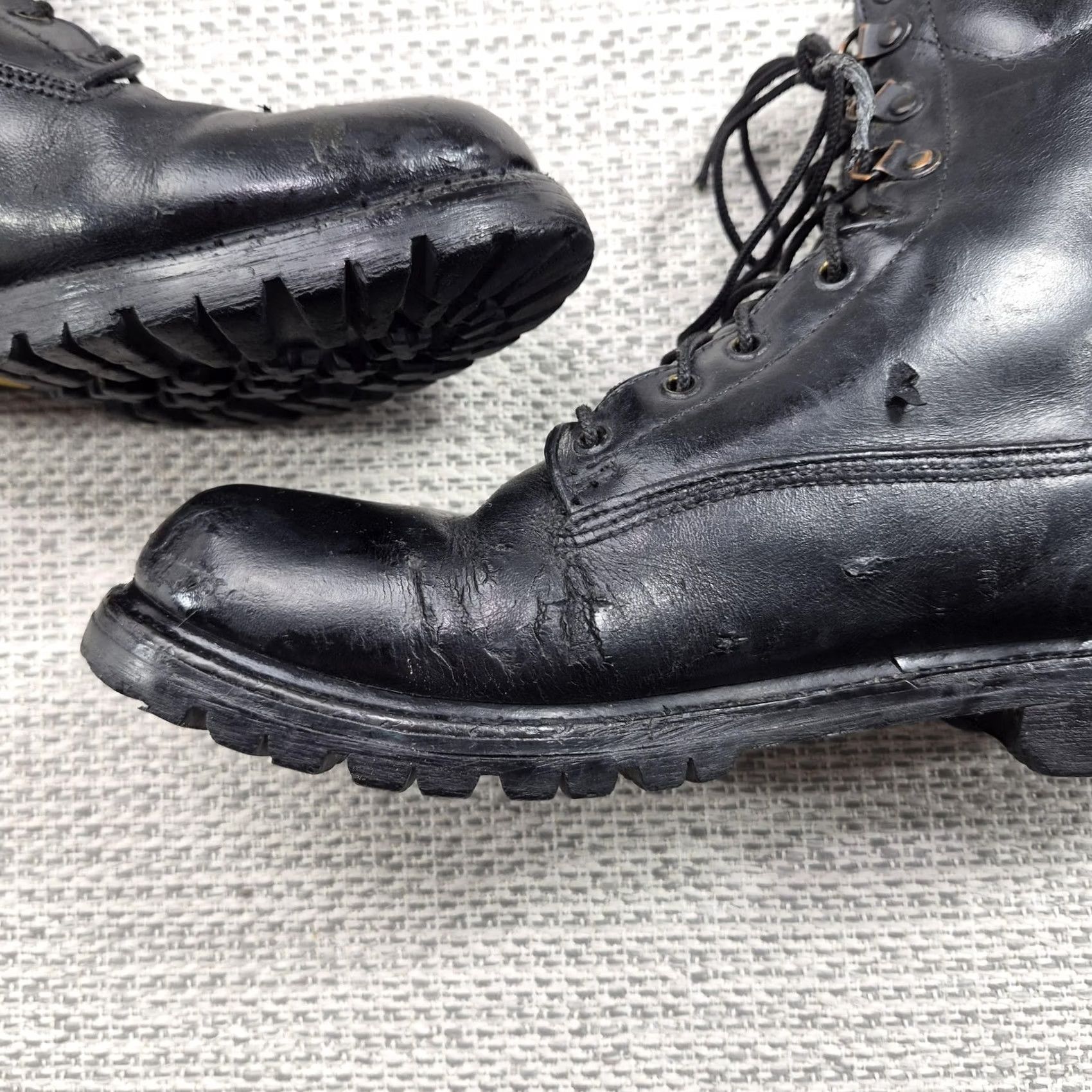 Vibram ROCKY Combat Boots Mens Size 10 W Black Leather Lace Up Vibram Lug Sole Workwear Mid-Calf Mens Boots Leather Black Lug Sole Vibram Size US 10 / EU 43 - 3 Thumbnail