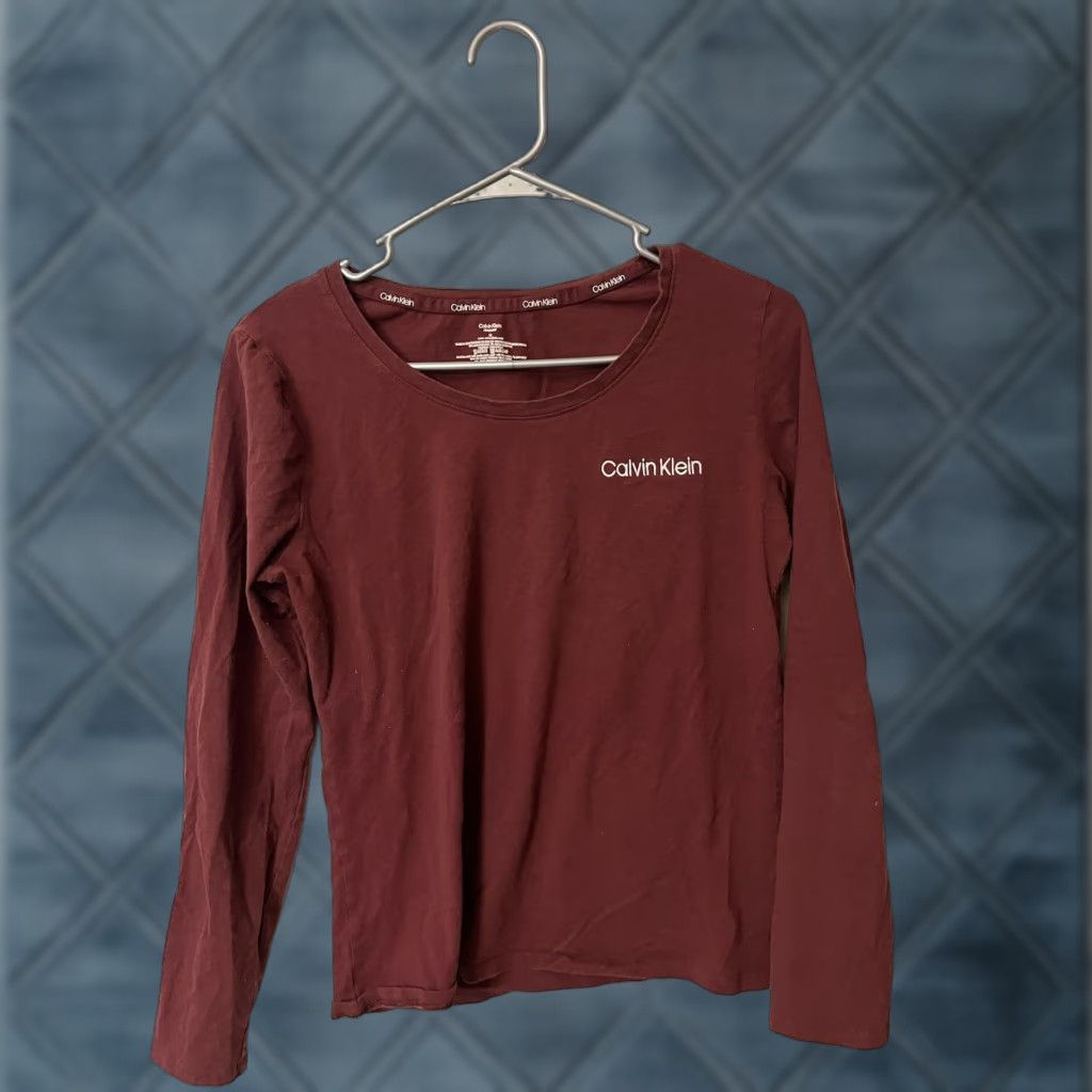 Calvin Klein Calvin Klein Sleep Shirt Womens Crew Long Sleeve Maroon Burgundy Medium Shirt Womens Sleep Shirt Crew Neck Embroidered Logo Cotton Blend Vintage No Size M / US 6-8 / IT 42-44 - 1 Thumbnail
