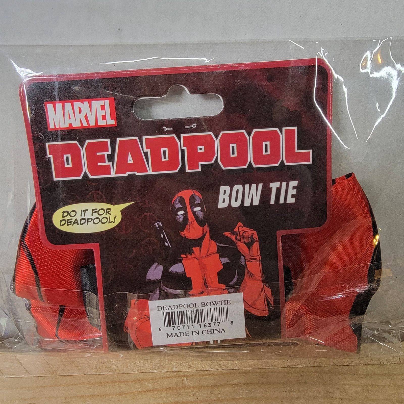 Marvel Comics Marvel Deadpool Bow Tie - NEW / SEALED Size ONE SIZE - 5 Thumbnail