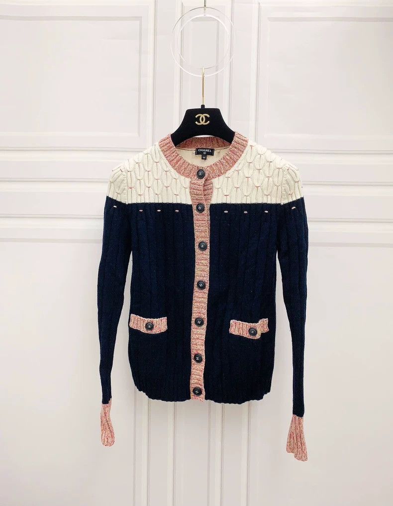 Chanel Chanel Black and pink color-blocked sweater jacket Size XXS / US 00 / IT 34 - 1 Thumbnail
