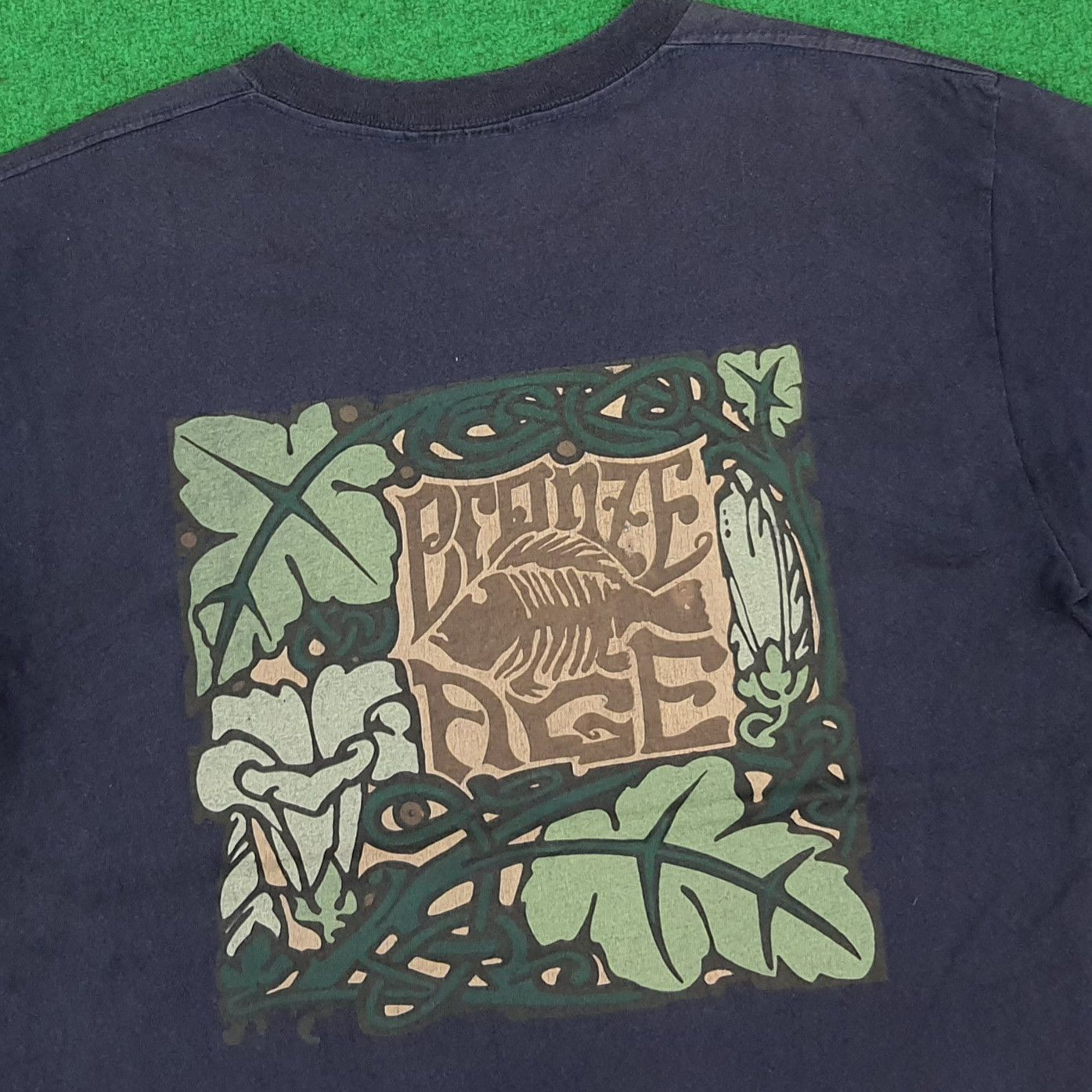 Vintage Vintage Bronze Age Surfing Brand Tshirt Size US L / EU 52-54 / 3 - 2 Thumbnail