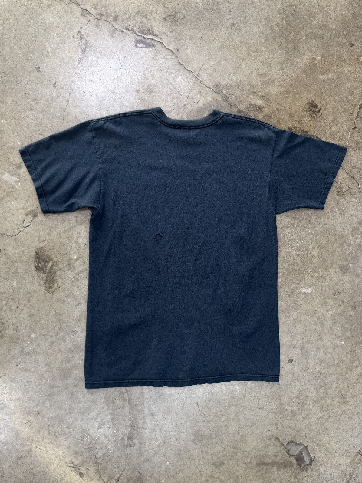 Vintage Vintage Kurt Cobain MTV Unplugged Nixon Nirvana Tee Large Size US L / EU 52-54 / 3 - 4 Thumbnail