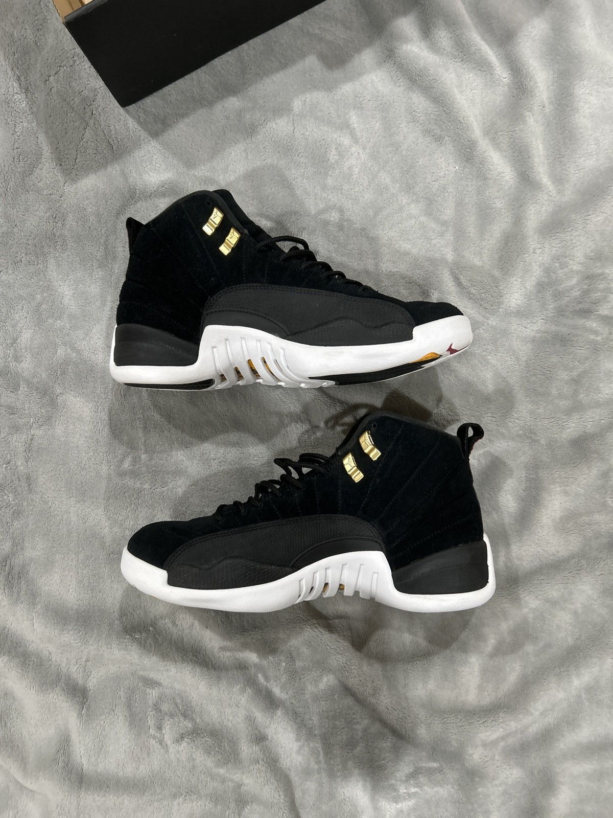 Jordan Brand Air Jordan 12 Reverse Taxi Size US 8.5 / EU 41-42 - 2 Thumbnail