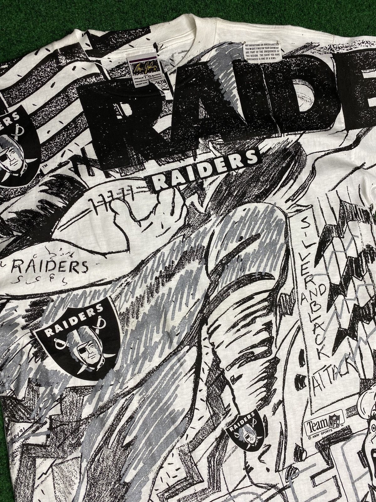 Vintage 90’s Vintage NFL Raiders Magic Johnson Tee Shirt XLarge Size US XL / EU 56 / 4 - 5 Thumbnail