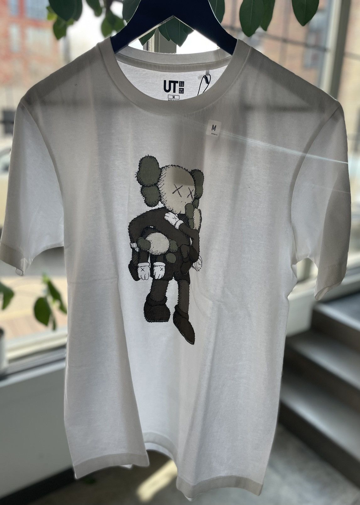 Kaws KAWS x Uniqlo Clean Slate Tee Size US M / EU 48-50 / 2 - 1 Thumbnail