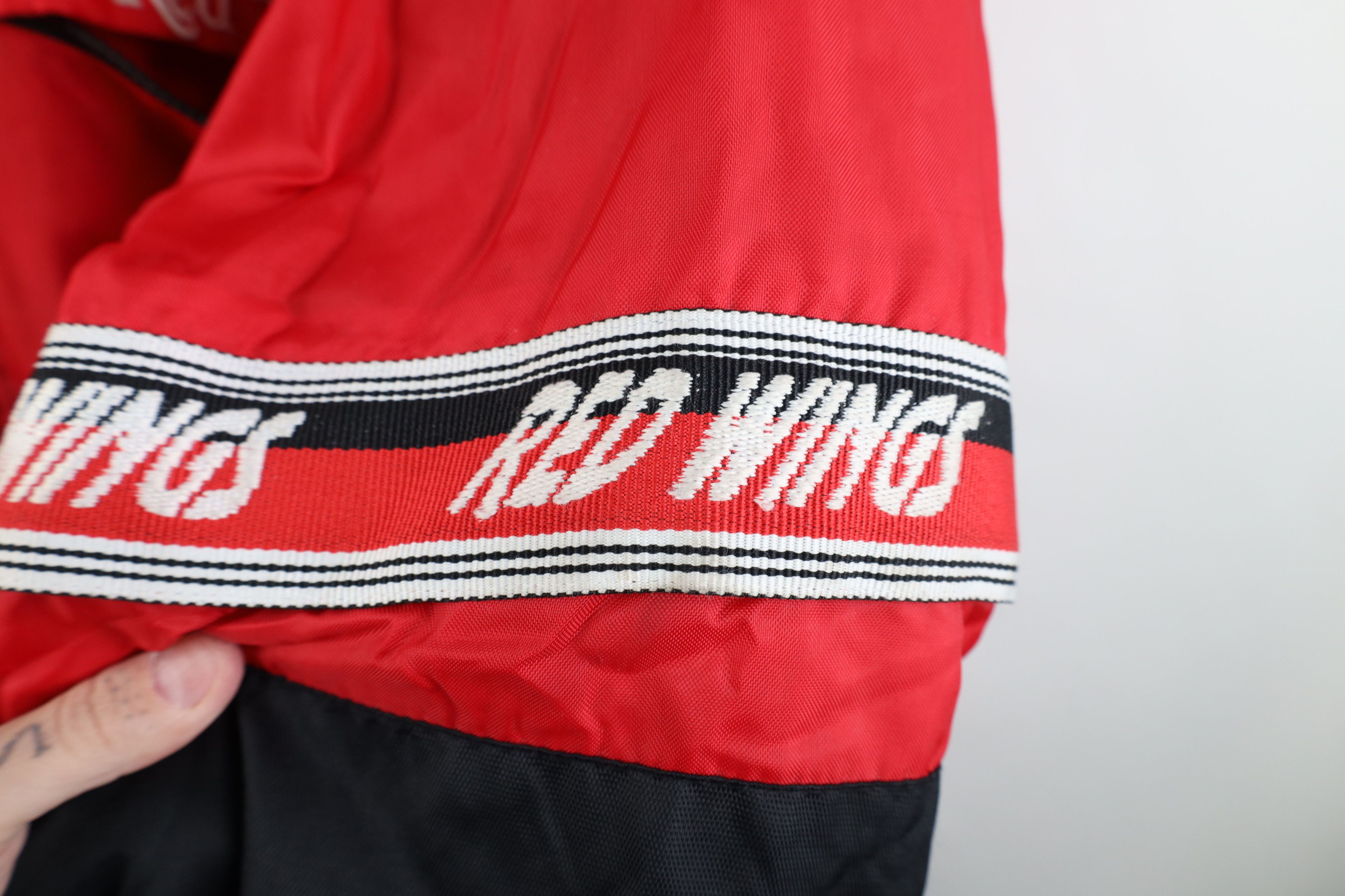 Vintage Vintage 90s Detroit Red Wings Hockey Quilted Puffer Jacket Size US XL / EU 56 / 4 - 6 Thumbnail