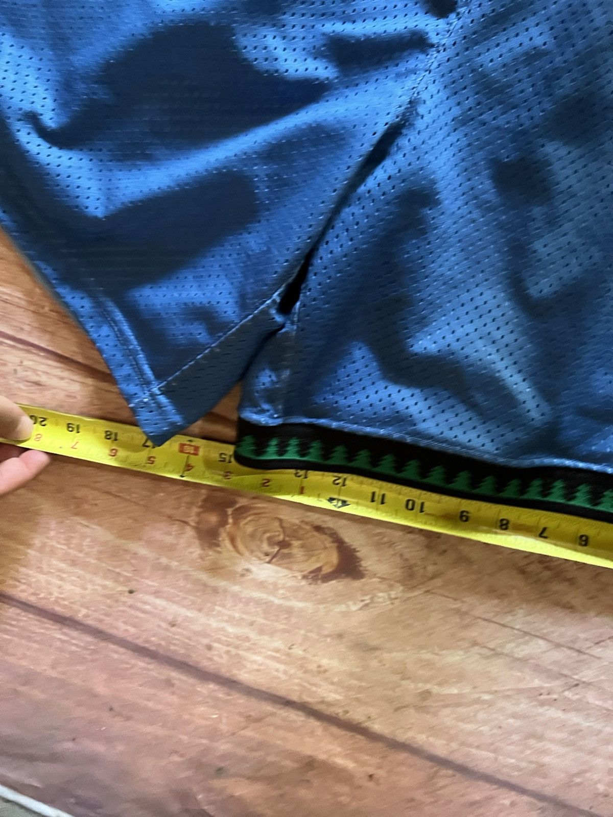 Starter × Vintage Vintage Minnesota Timberwolves Starter Shorts Size US 36 / EU 52 - 9 Thumbnail