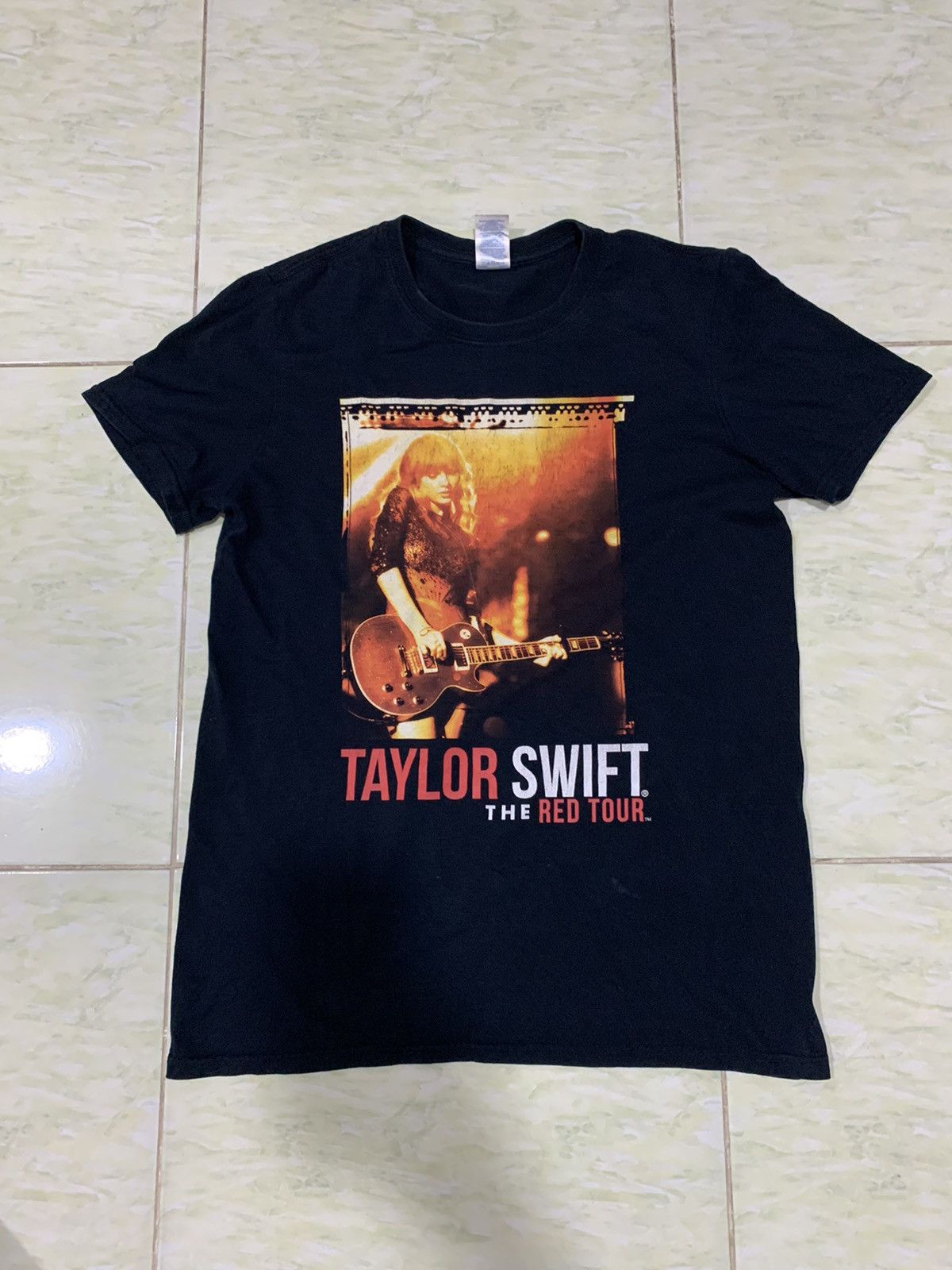 Band Tees × Vintage Taylor Swift The Red Tour Merch country pop music Size US S / EU 44-46 / 1 - 6 Thumbnail