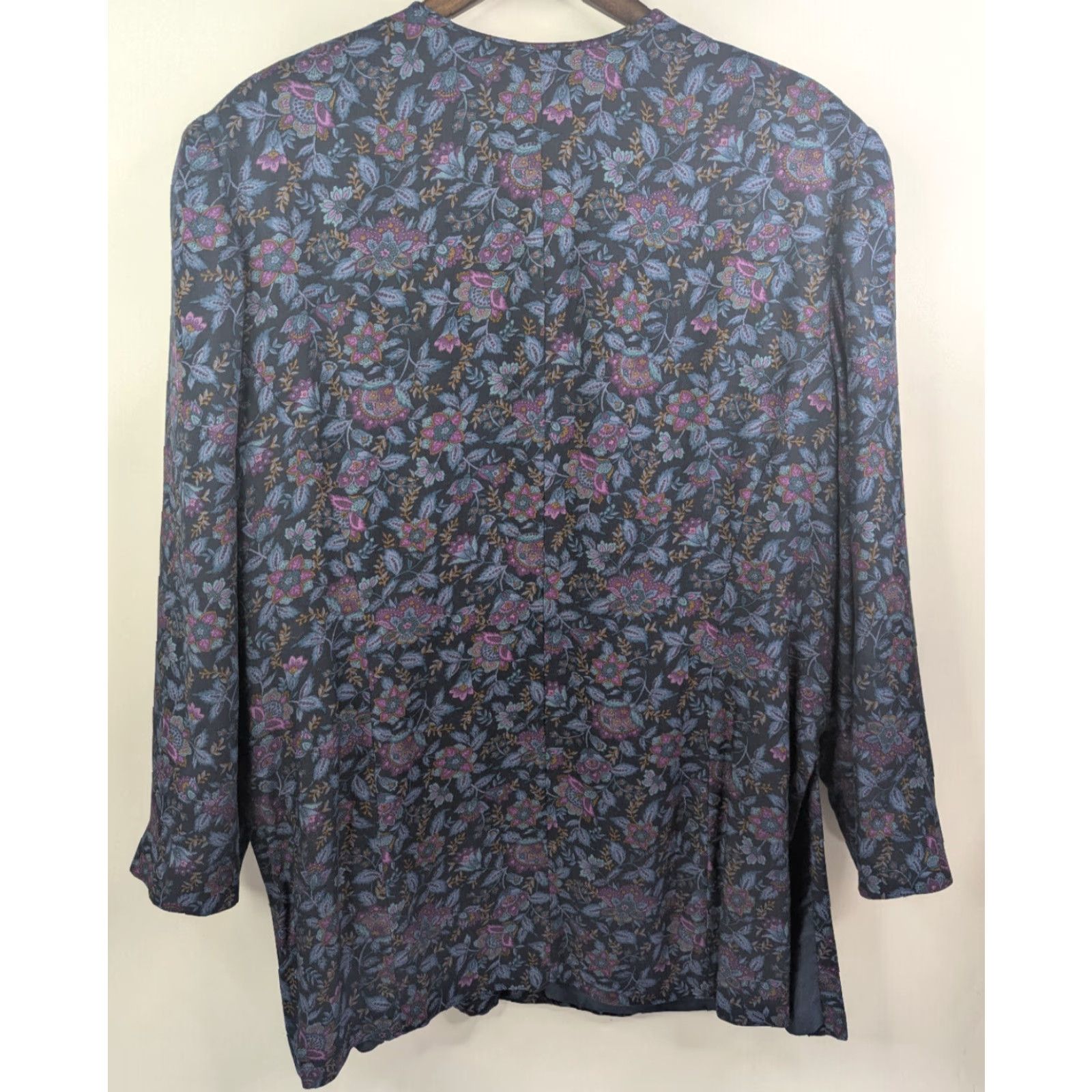 Pendleton VINTAGE Pendleton Plus Women's 20W Navy Floral Button Blouse V-Neck Shirt Rayon Size 3XL / US 20-22 - 4 Thumbnail